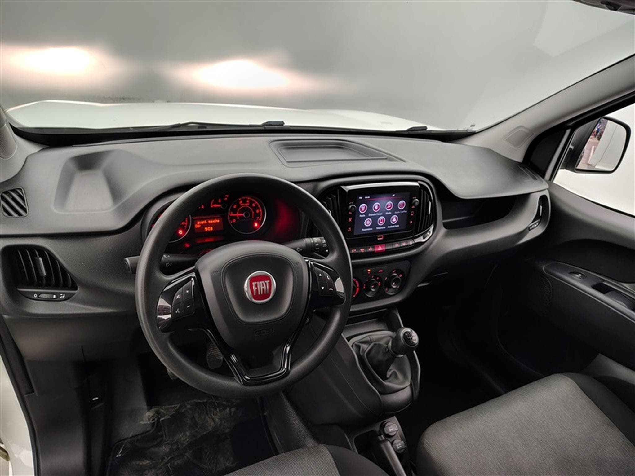 Fiat Doblo 1.6 MJET Cargo CLIM / CARPLAY (2023) - Photo 8