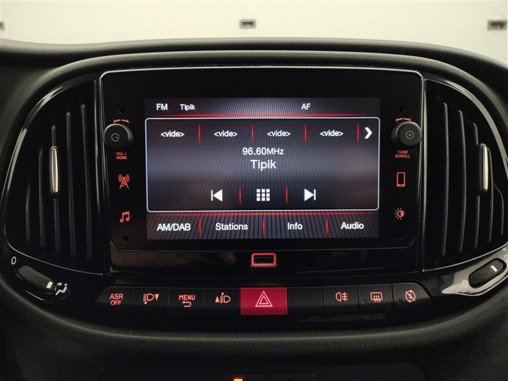 Fiat Doblo 1.6 MJET Cargo CLIM / CARPLAY (2023) - Photo 11