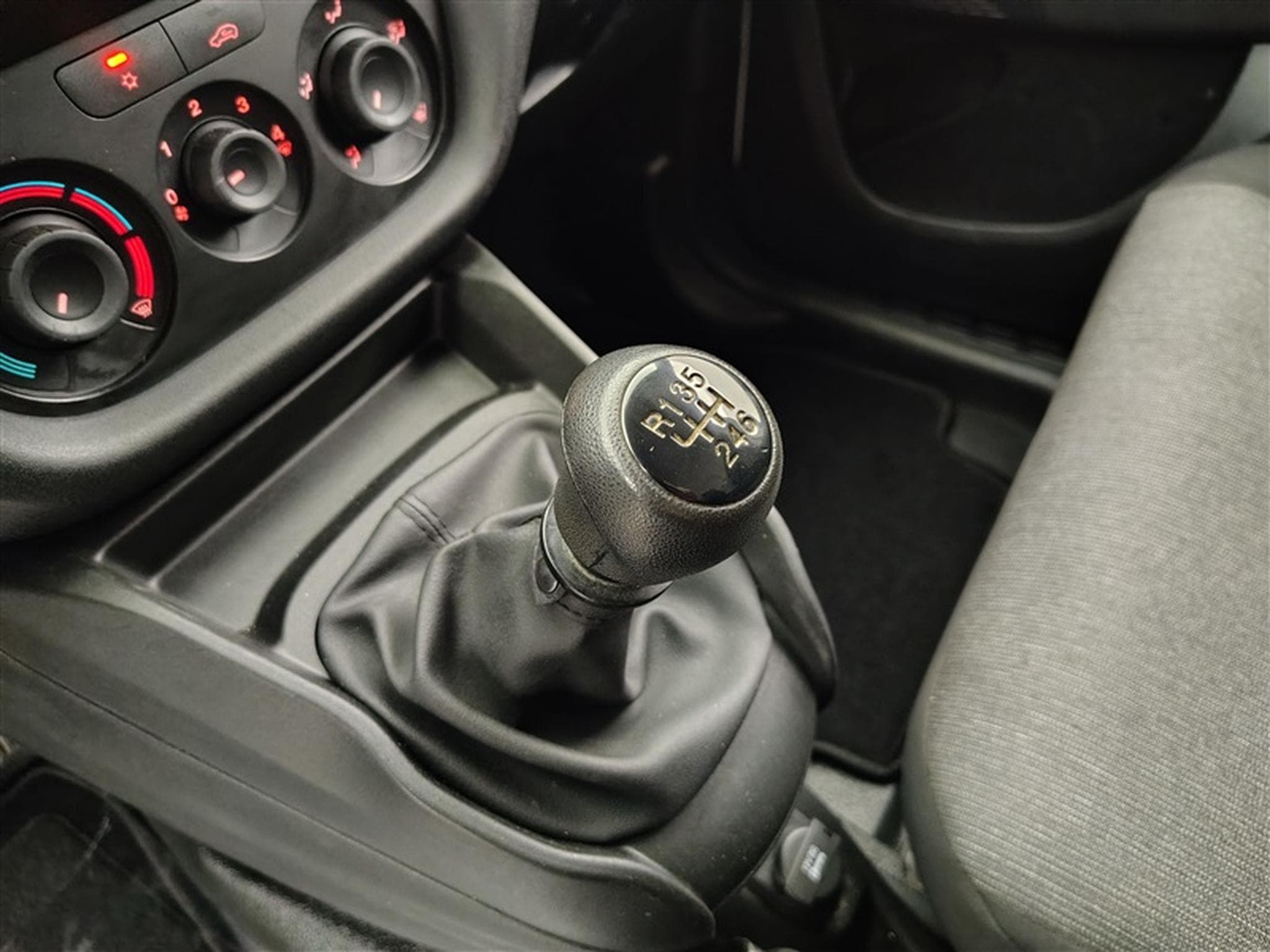 Fiat Doblo 1.6 MJET Cargo CLIM / CARPLAY (2023) - Photo 12