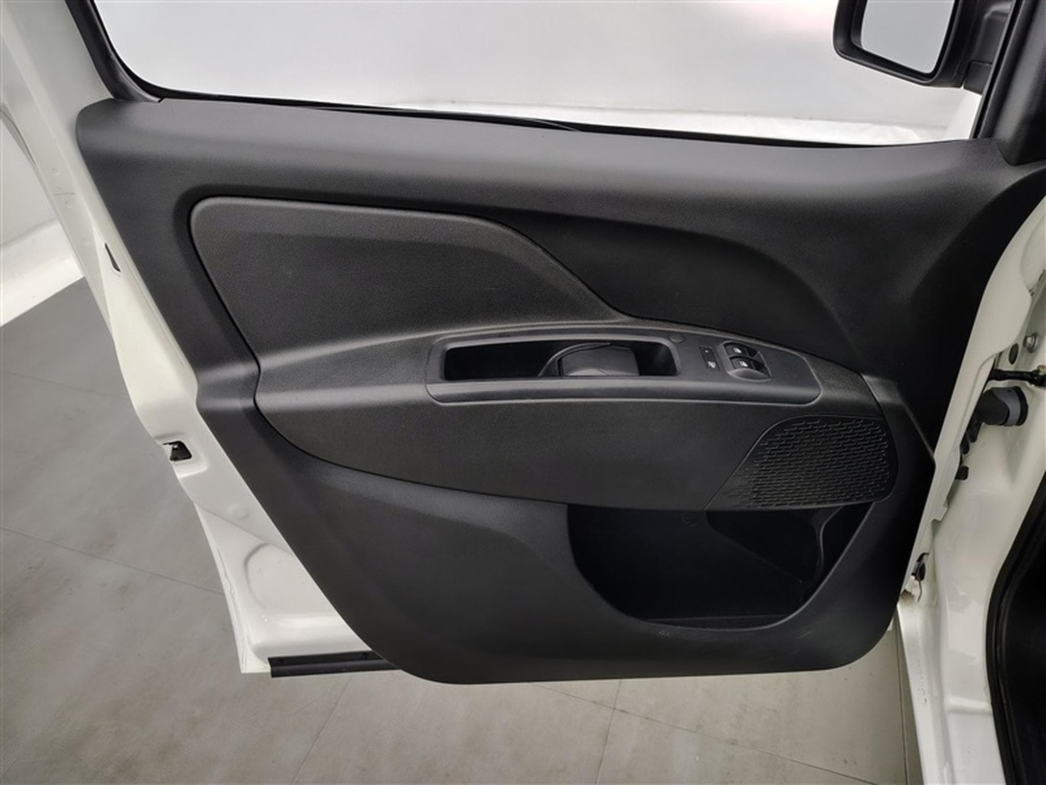 Fiat Doblo 1.6 MJET Cargo CLIM / CARPLAY (2023) - Photo 17