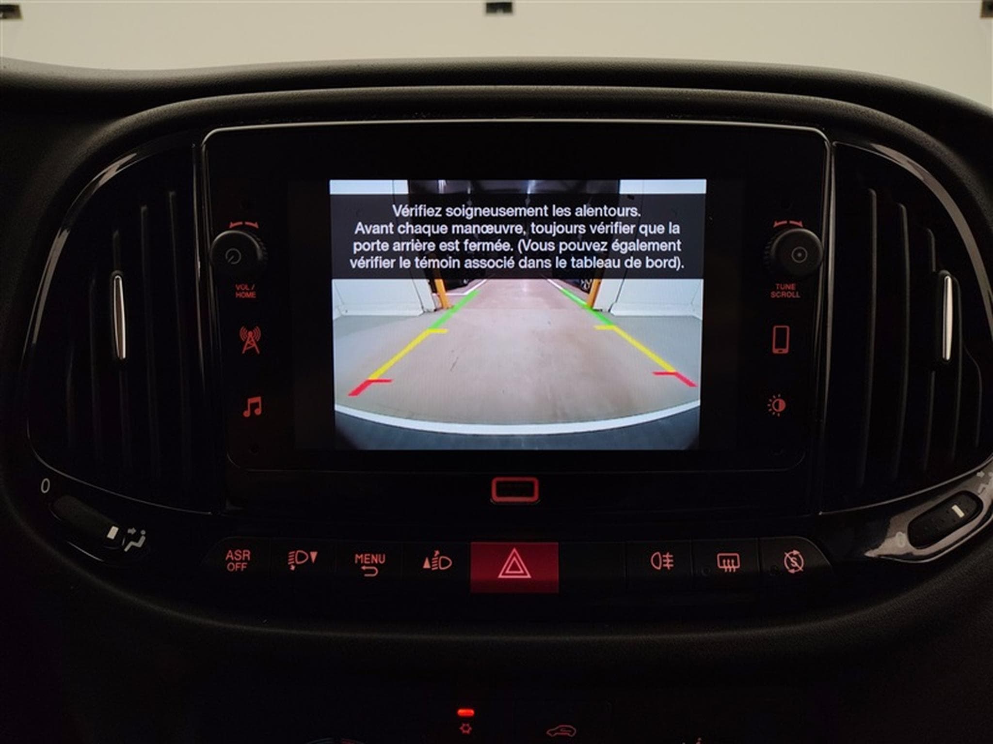 Fiat Doblo 1.6 MJET Cargo CLIM / CARPLAY (2023) - Photo 18