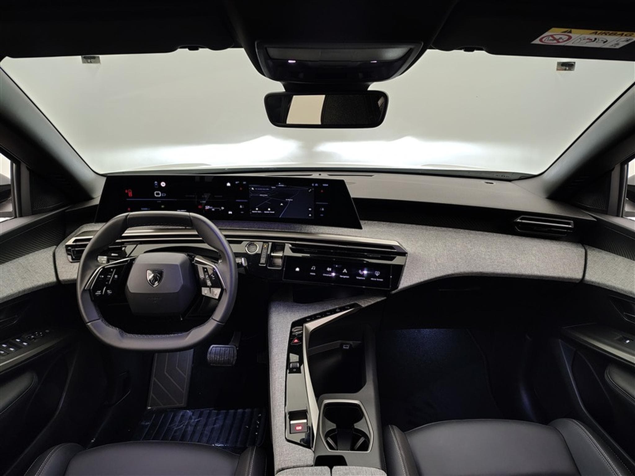 Peugeot 5008 1.2 HYBRID 145cv e-DSC6 Allure 7pl. NAVI / FULL LED / CAMERA (2025) - Photo 8