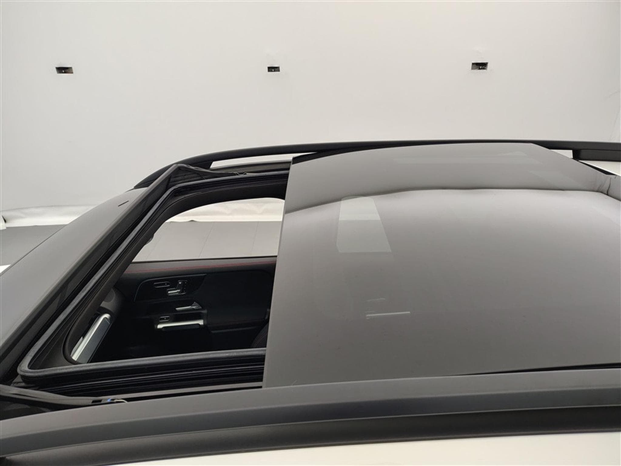 Mercedes GLB 180 180d AMG Line 7pl. NAVI / FULL LED / PANO / CAMERA 360° (2025) - Photo 19