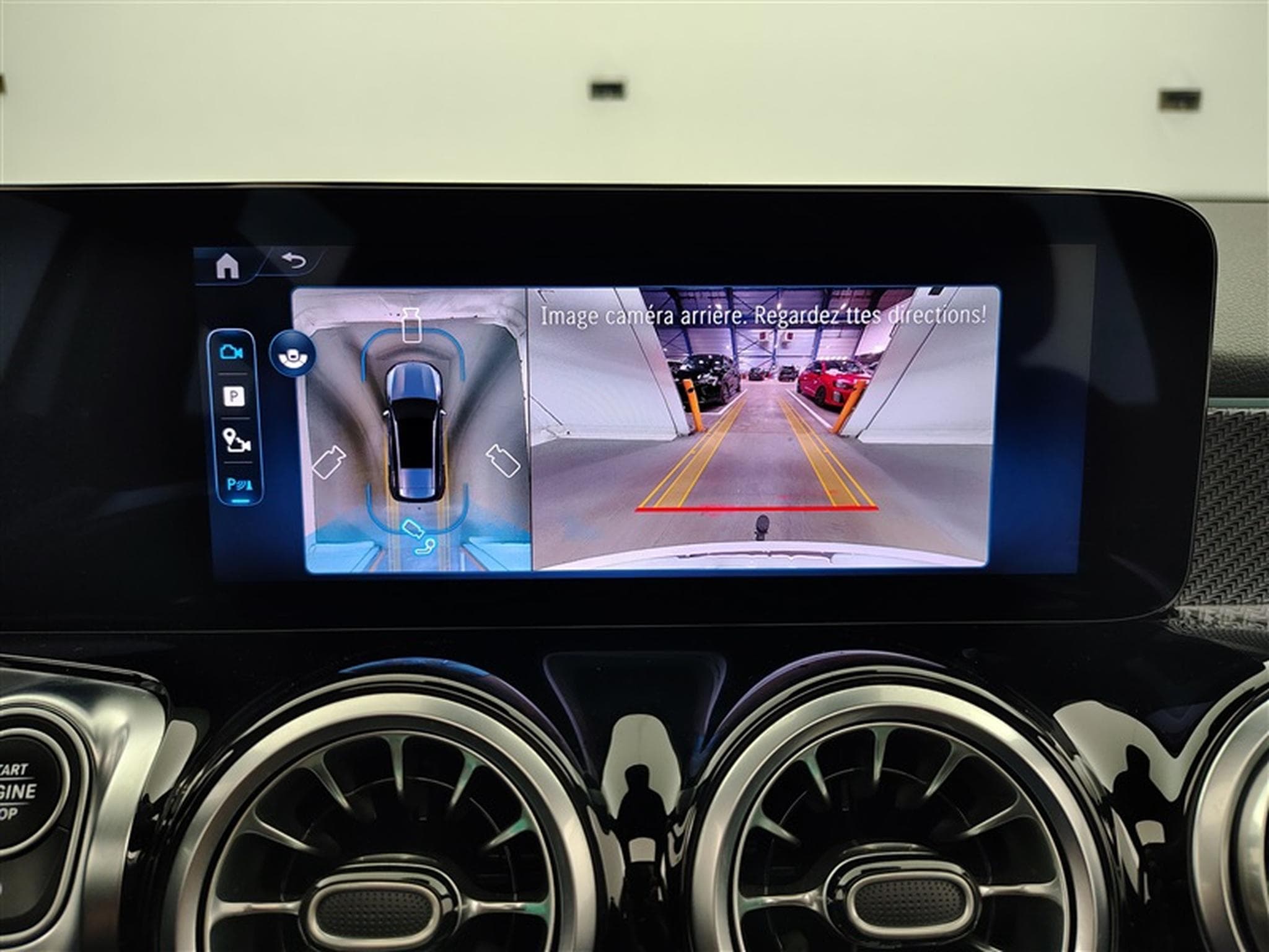 Mercedes GLB 180 180d AMG Line 7pl. NAVI / FULL LED / PANO / CAMERA 360° (2025) - Photo 18