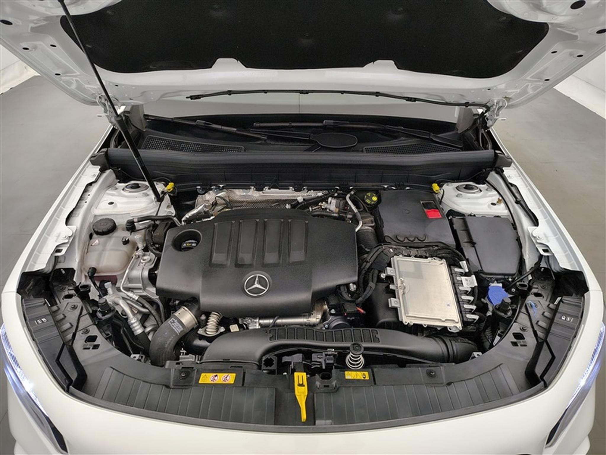 Mercedes GLB 180 180d AMG Line 7pl. NAVI / FULL LED / PANO / CAMERA 360° (2025) - Photo 22
