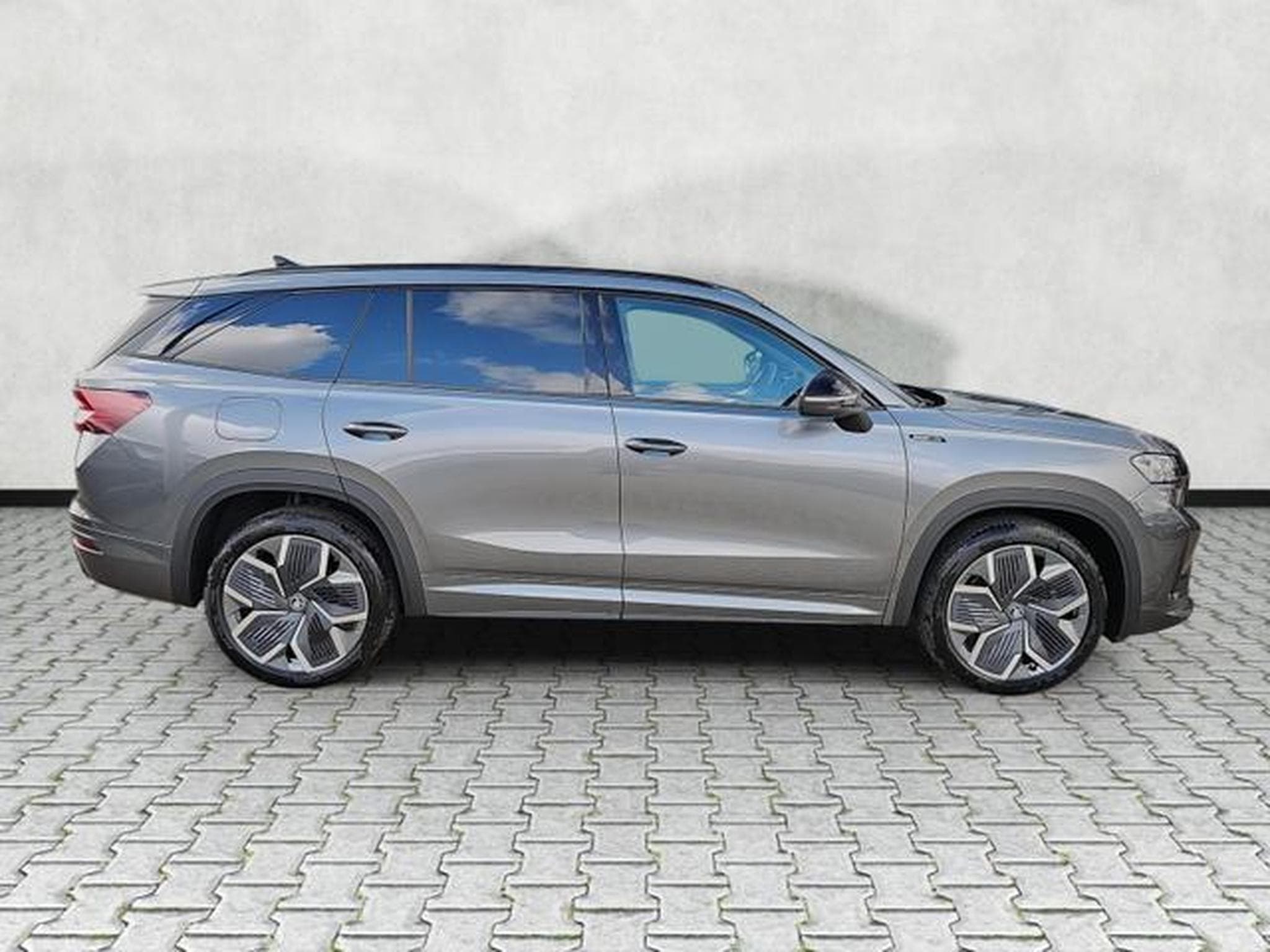 Skoda Kodiaq 1.5 TSI iV 150 kW Sportline (2026) - Foto 8