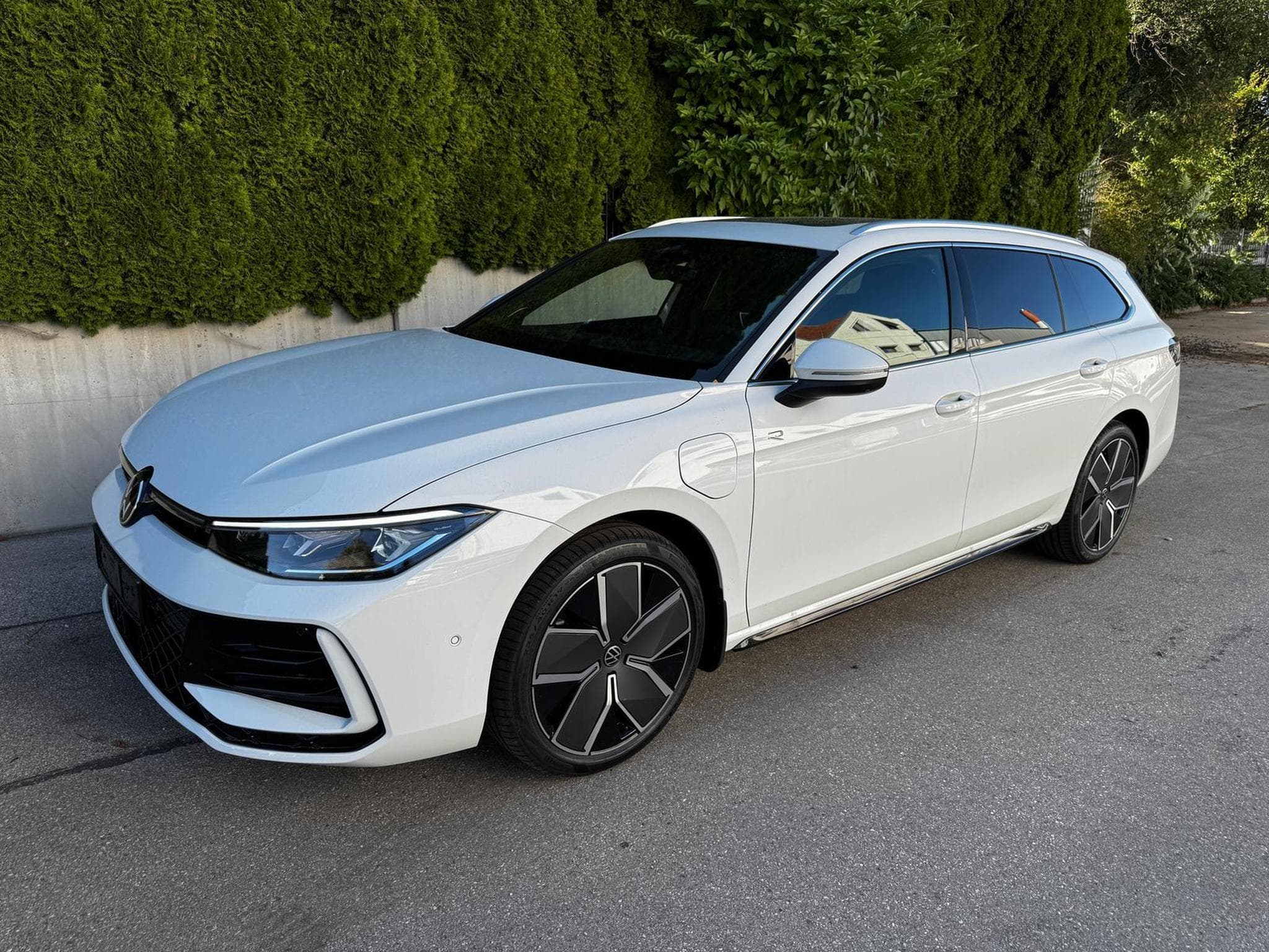 VW Passat Variant 1.5 TSI eHybrid 200 kW R-Line (2026) - Foto 1