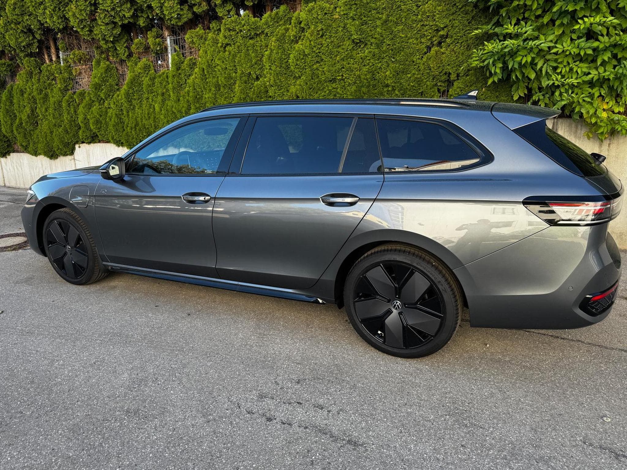 VW Passat Variant 1.5 TSI eHybrid 200 kW R-Line (2026) - Foto 2