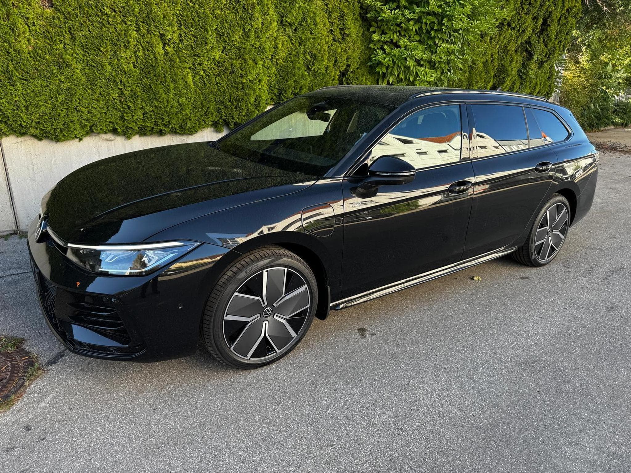 VW Passat Variant 1.5 TSI eHybrid 200 kW R-Line (2026) - Foto 1