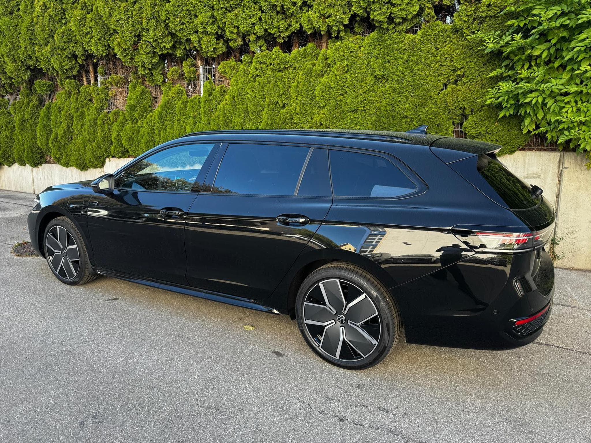 VW Passat Variant 1.5 TSI eHybrid 200 kW R-Line (2026) - Foto 2