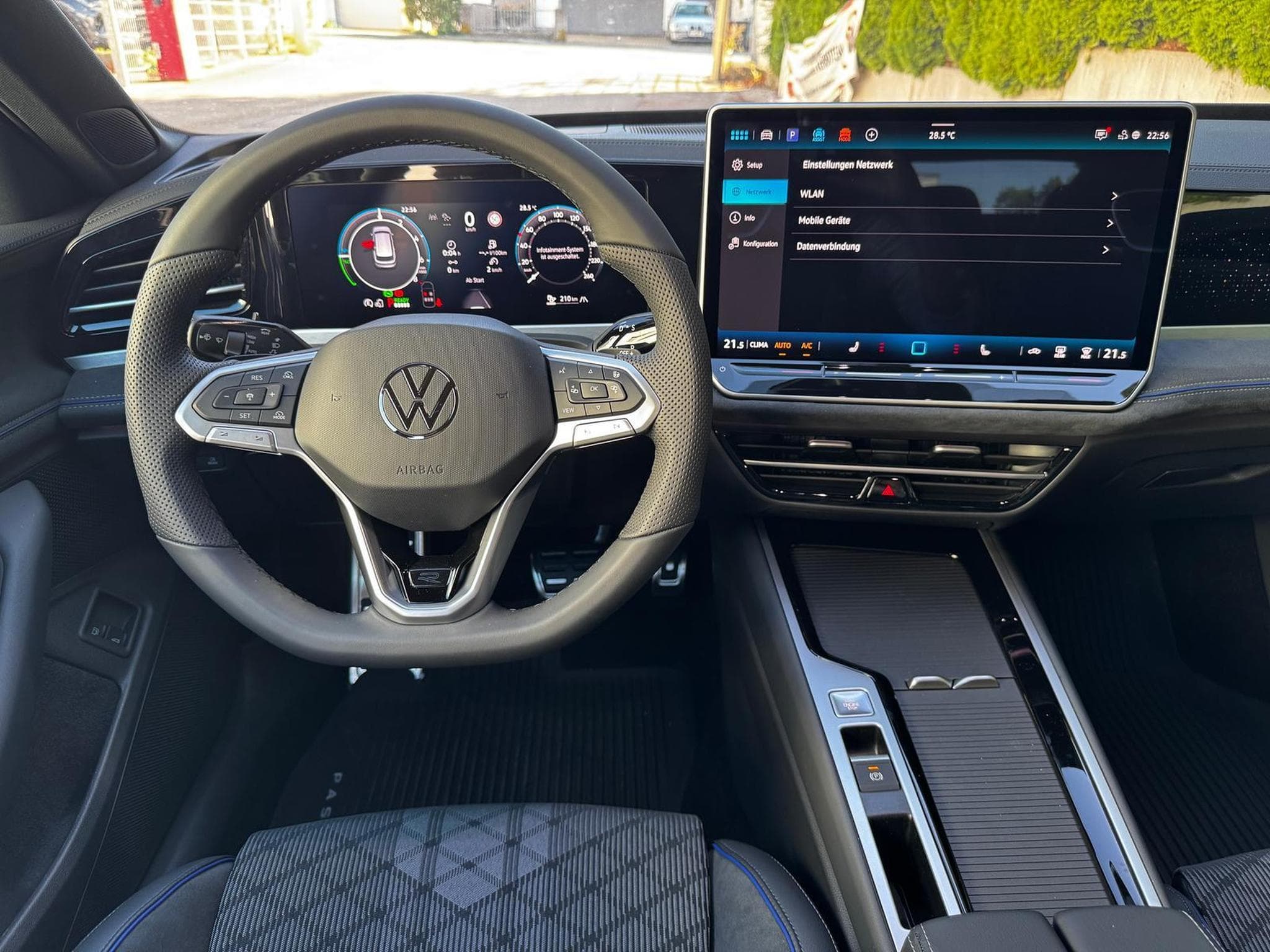 VW Passat Variant 1.5 TSI eHybrid 200 kW R-Line (2026) - Foto 6