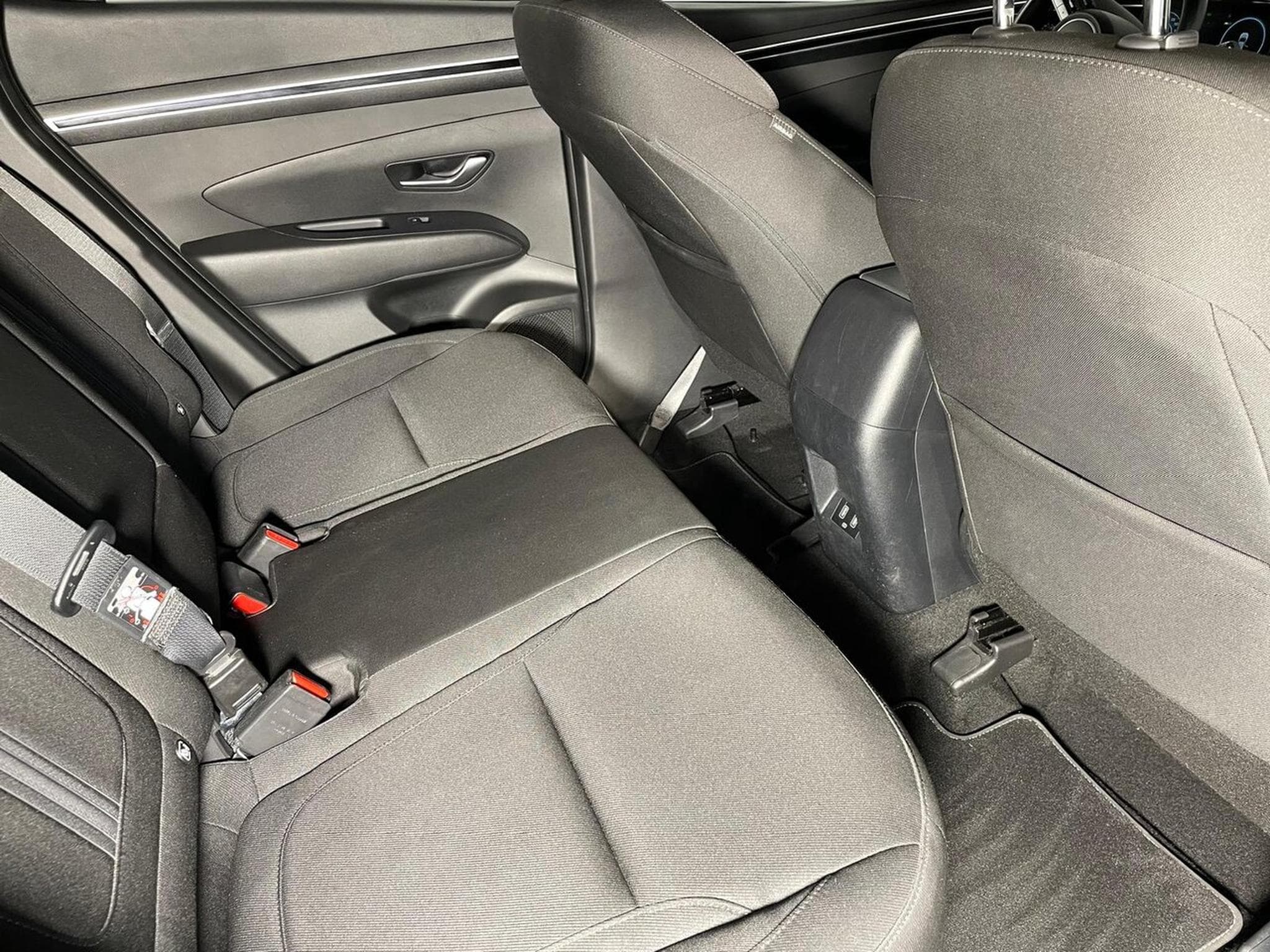 Hyundai Tucson 1.6 T-GDI 230 MILD HYBRID DCT GPS CARPLAY (2022) - Photo 13