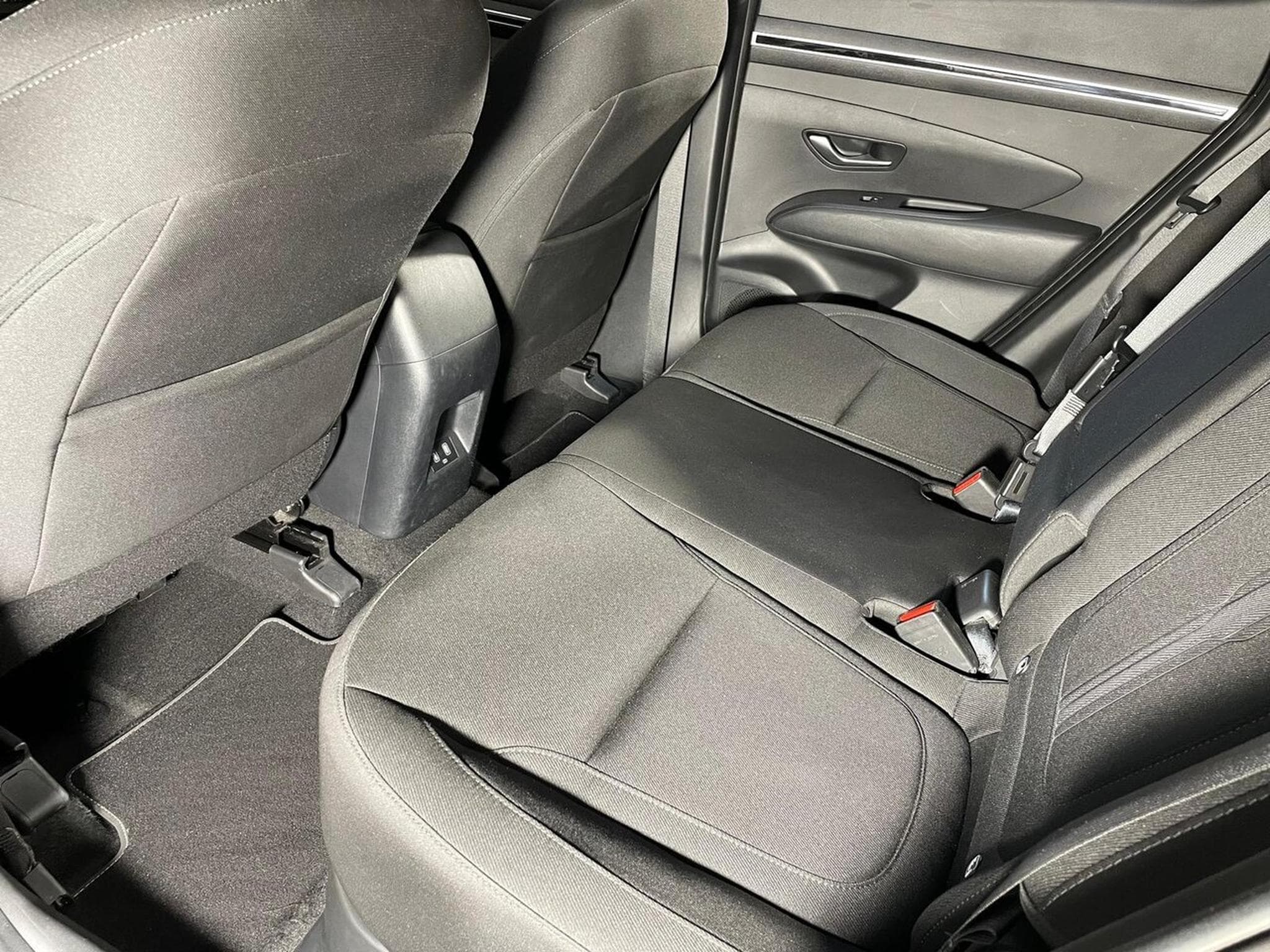 Hyundai Tucson 1.6 T-GDI 230 MILD HYBRID DCT GPS CARPLAY (2022) - Photo 12