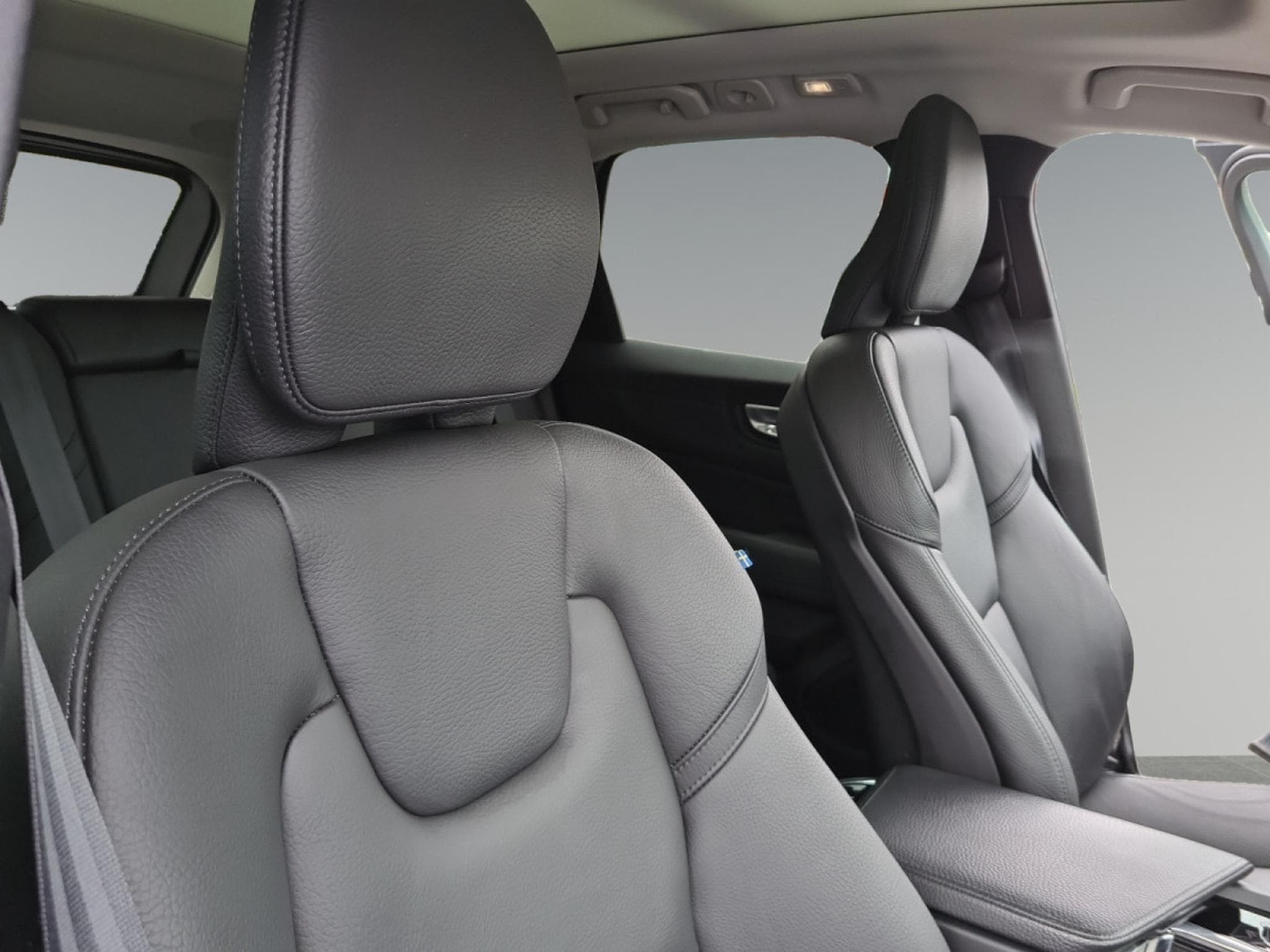 Volvo XC60 2.0 B4 MHEV Core (2023) - Foto 16