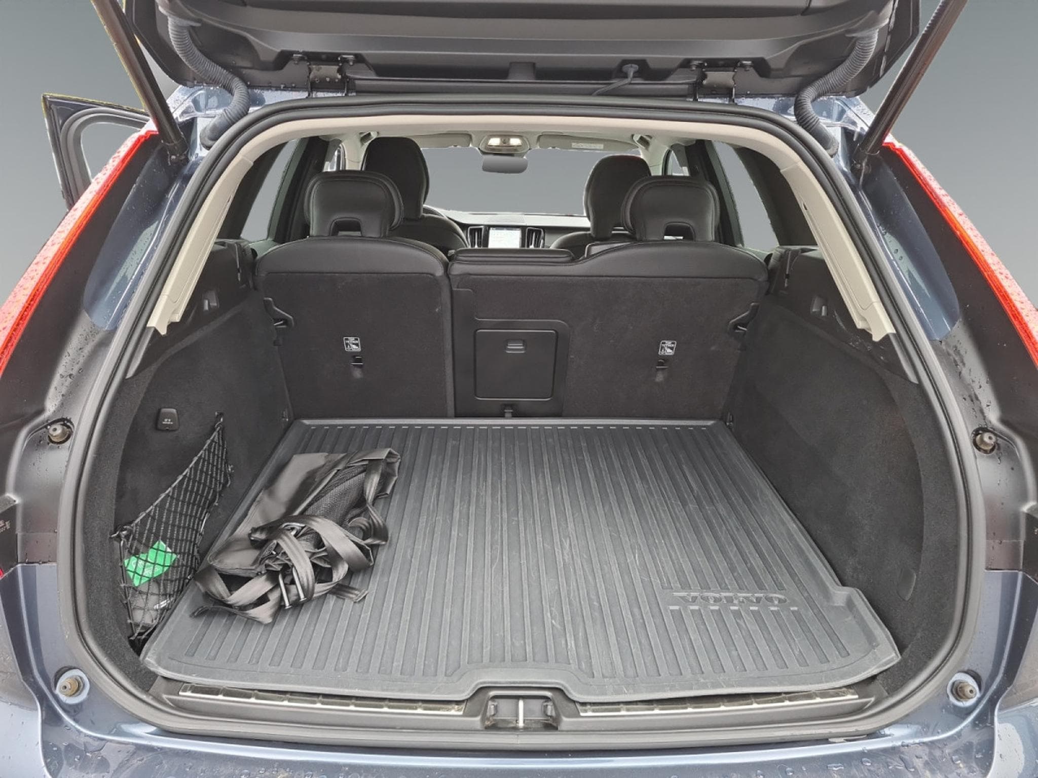 Volvo XC60 2.0 B4 MHEV Core (2023) - Foto 18
