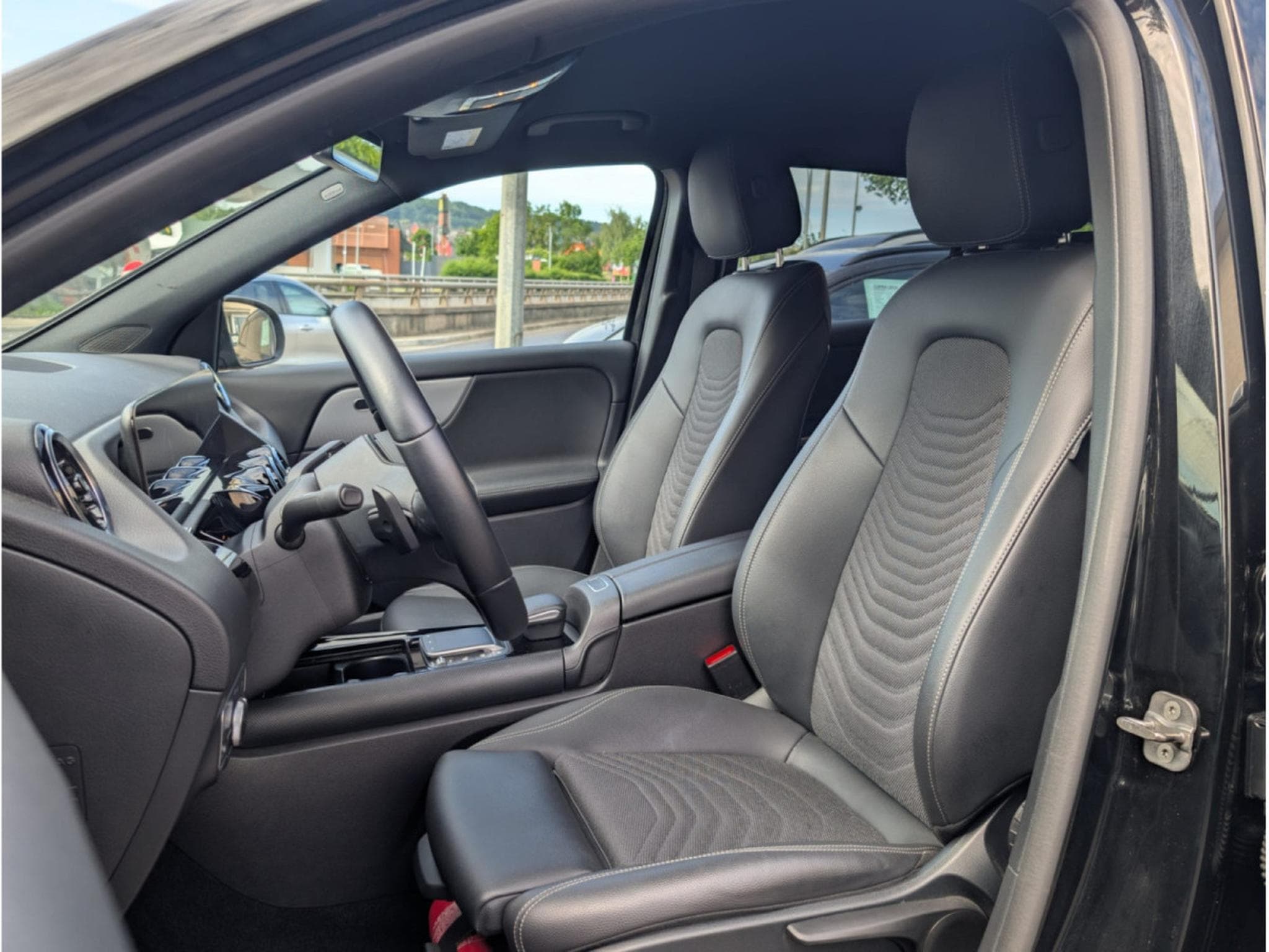Mercedes GLA 200 163CV 7G-TRONIC * GARANTIE CONSTRUCTEUR * (2023) - Photo 5