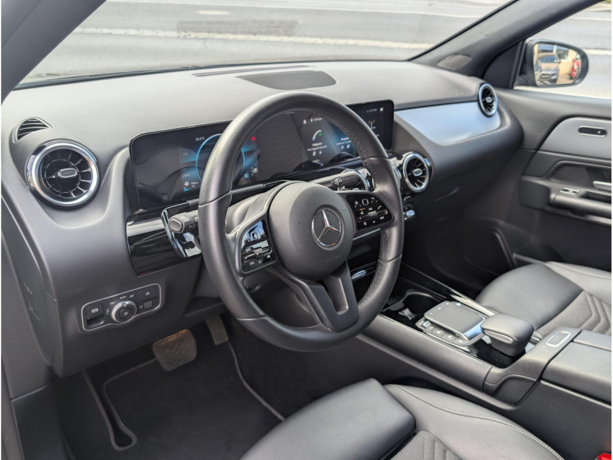 Mercedes GLA 200 163CV 7G-TRONIC * GARANTIE CONSTRUCTEUR * (2023) - Photo 3