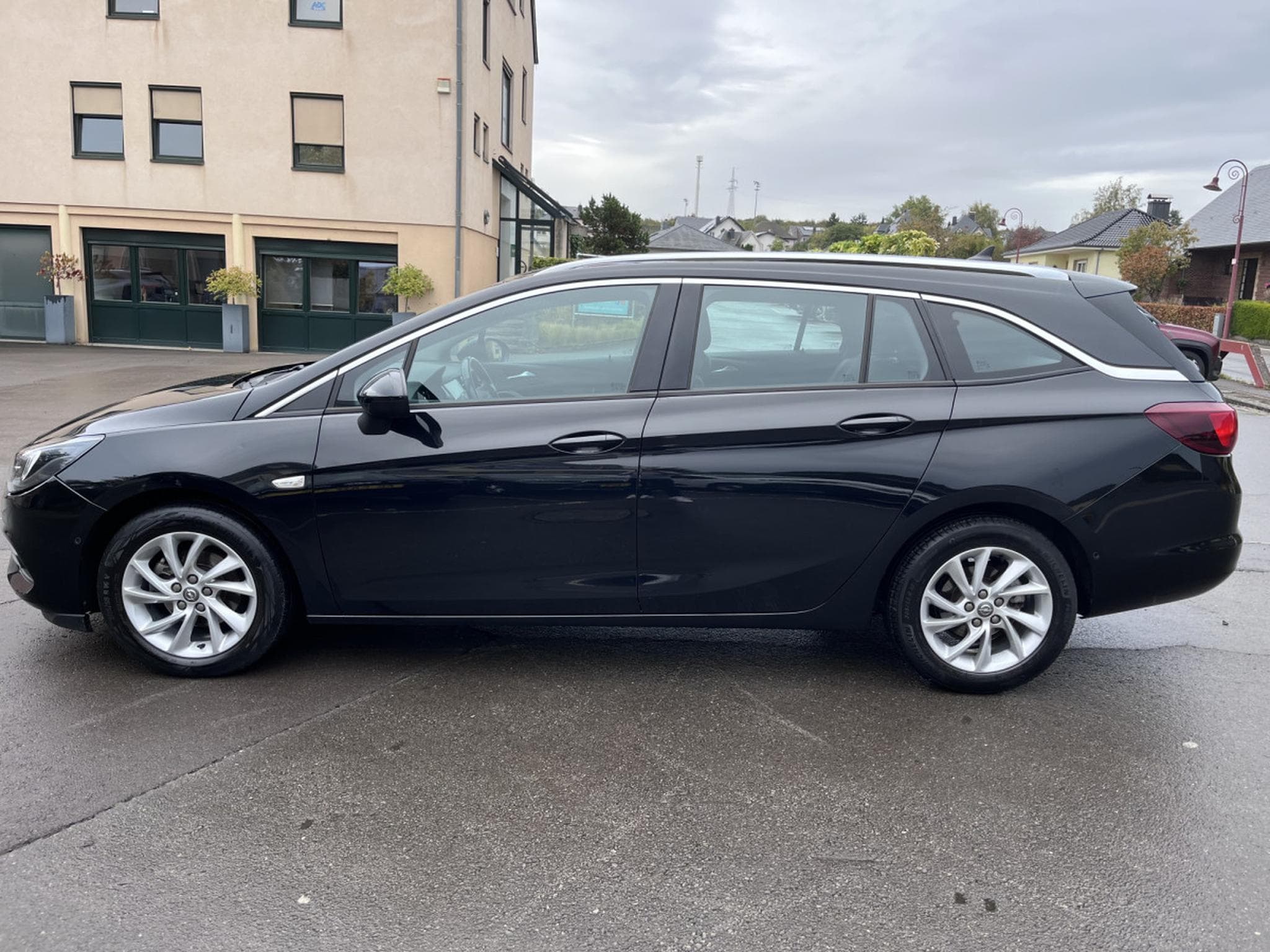 Opel Astra Astra K Sports Tourer 1.5d Cuir Navi CarPlay AHK Bose (2021) - Photo 6
