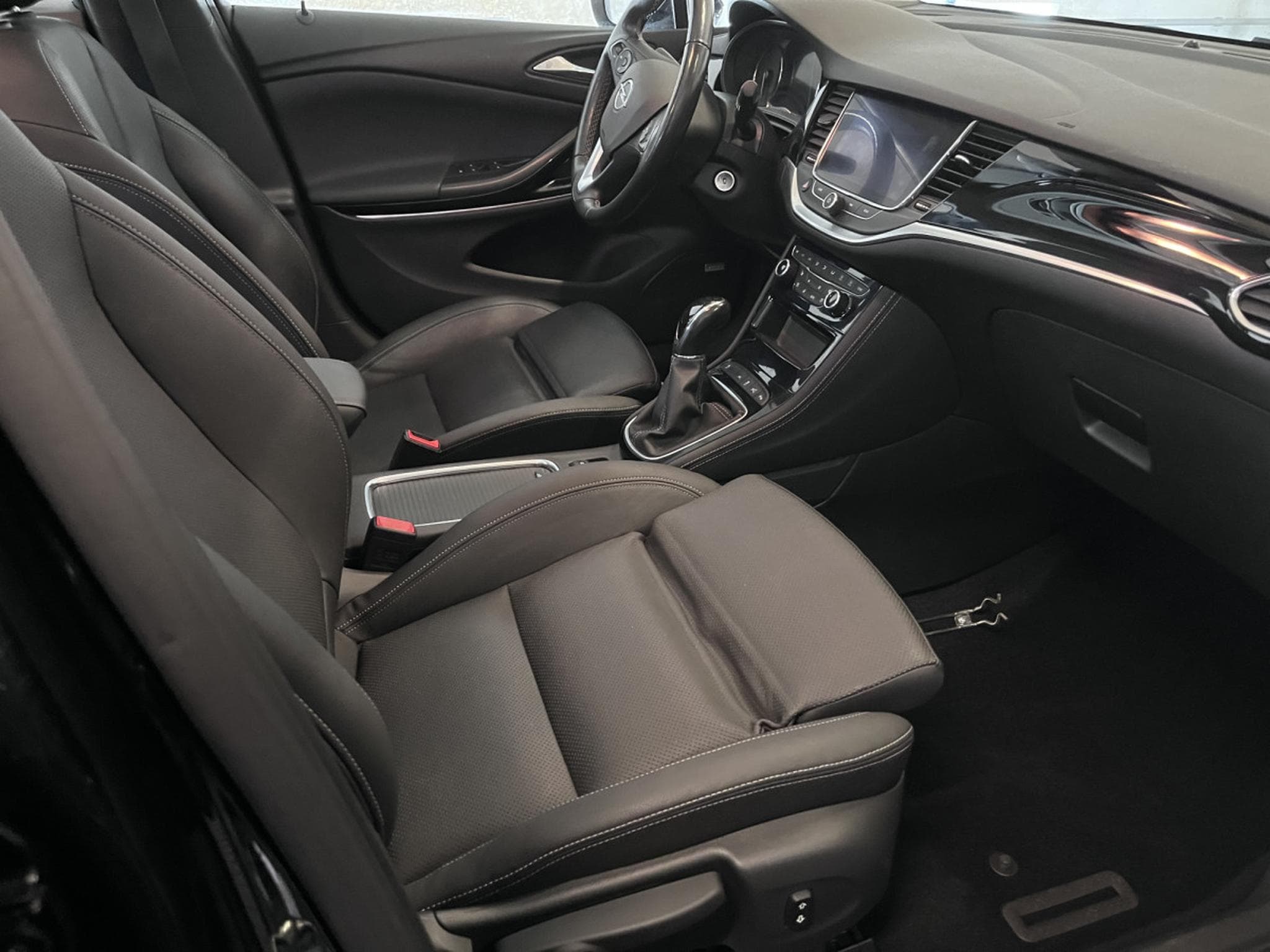 Opel Astra Astra K Sports Tourer 1.5d Cuir Navi CarPlay AHK Bose (2021) - Photo 11