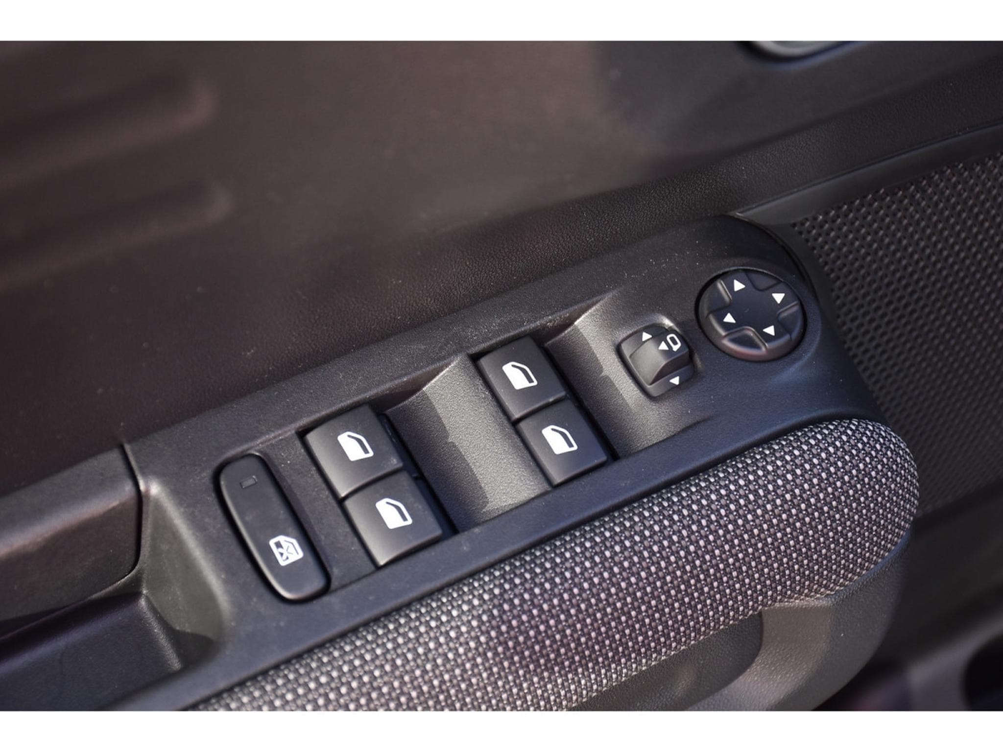 Citroën C3 Aircross 1.2 PureTech 110 MAX REGUL GPS LANE HUD GRIP CAM JA17 1°MAIN (2024) - Foto 19
