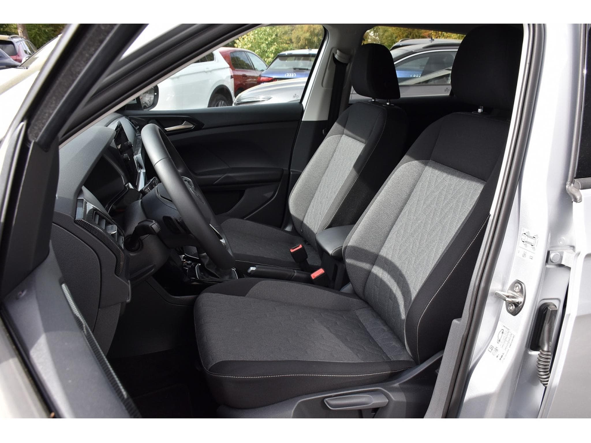 VW T-Cross 1.0 TSI Life DSG ACC TRAVEL SIDE GPS KEYLESS CAM 1° MAIN (2025) - Photo 6