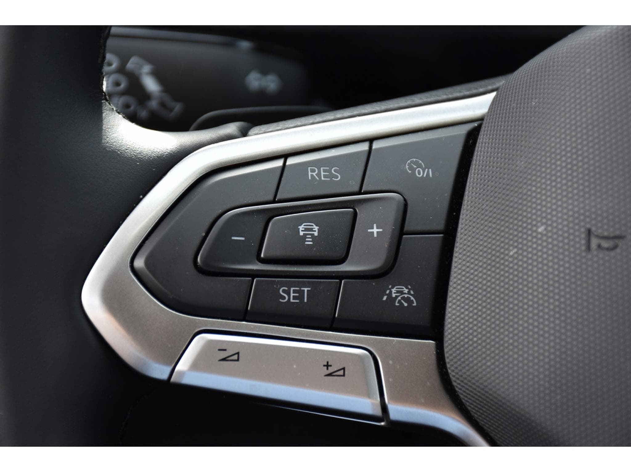 VW T-Cross 1.0 TSI Life DSG ACC TRAVEL SIDE GPS KEYLESS CAM 1° MAIN (2025) - Photo 21