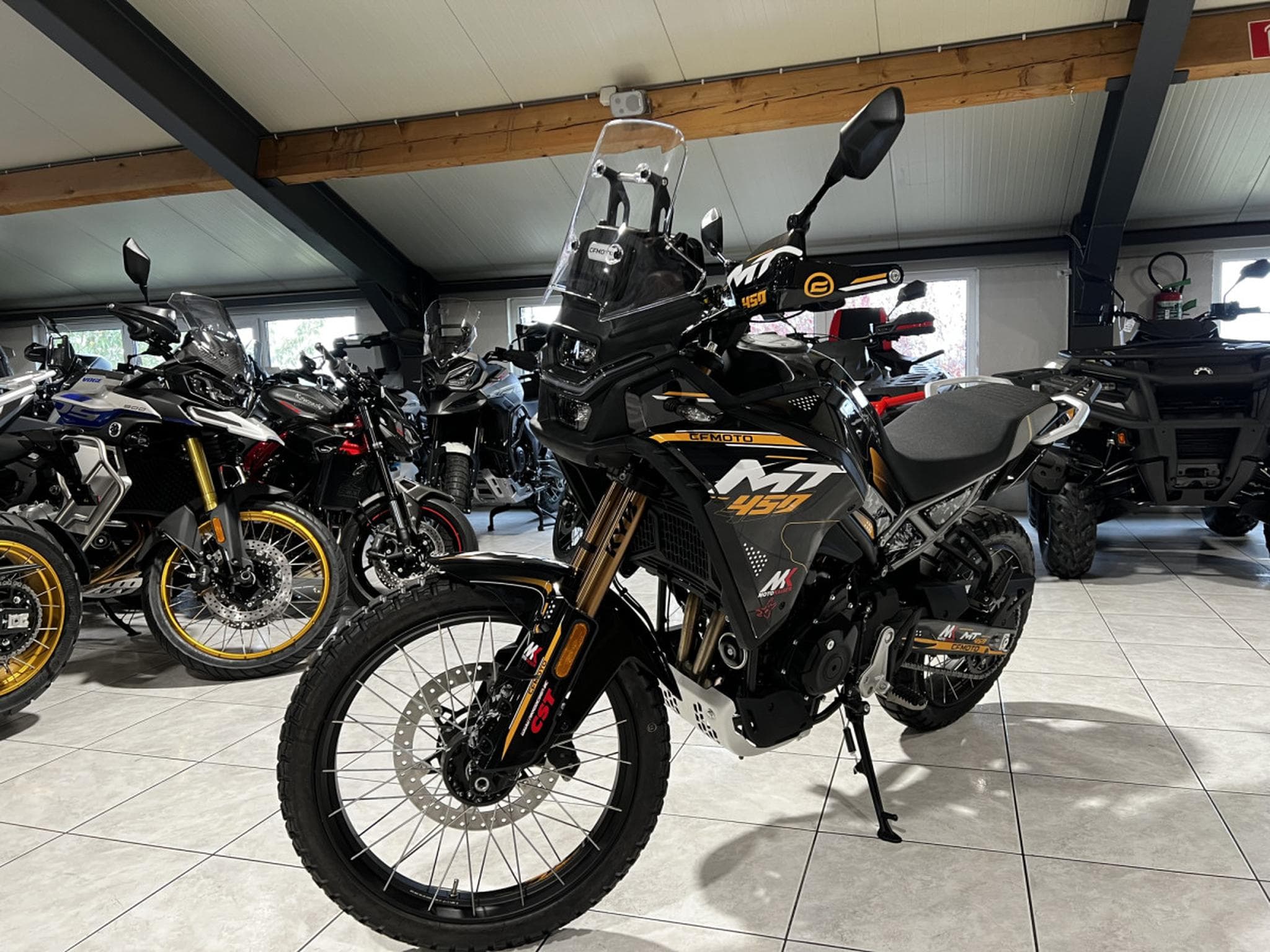 CF Moto 450 MT Réplica (2026) - Foto 2