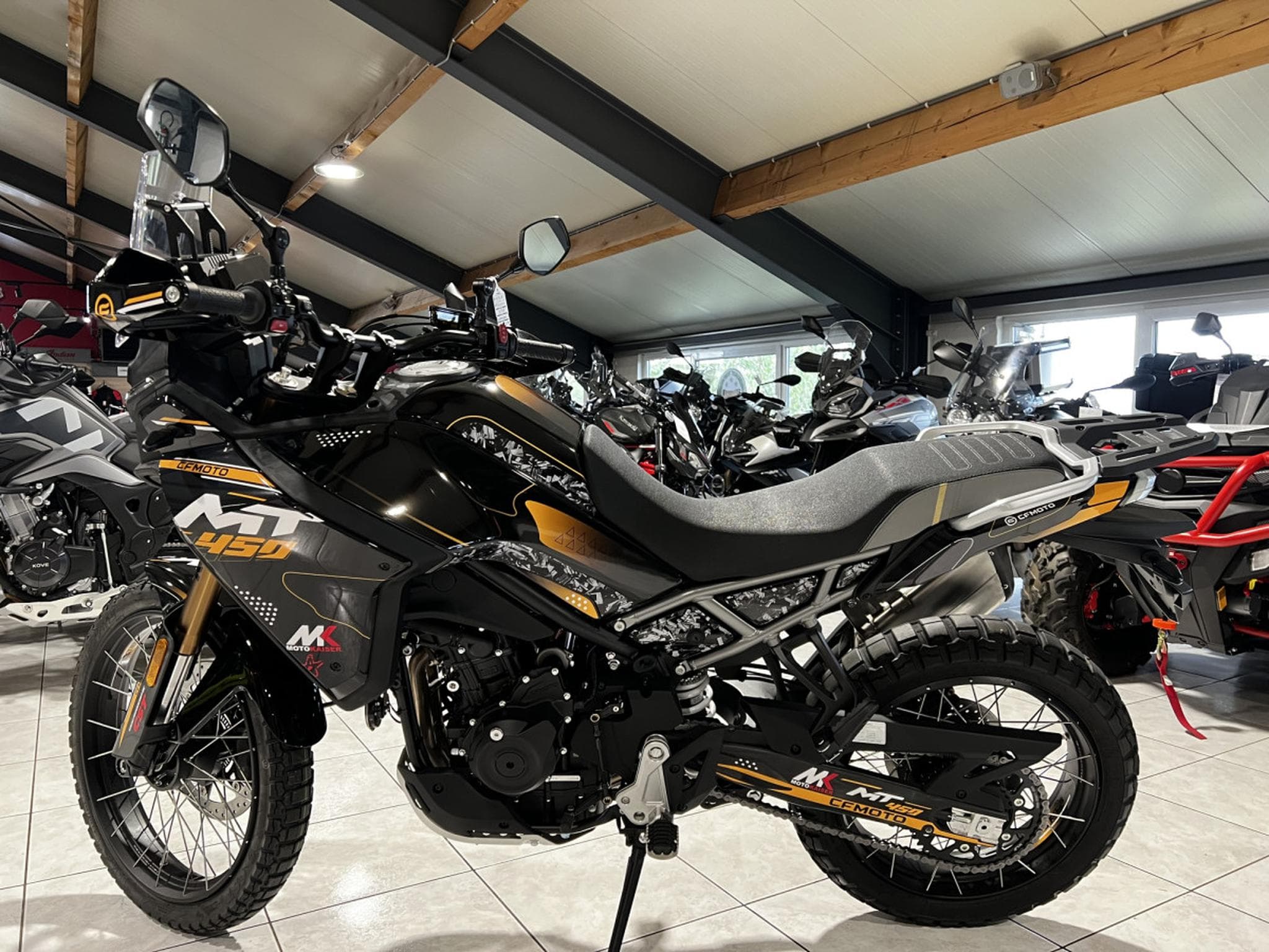 CF Moto 450 MT Réplica (2026) - Foto 4