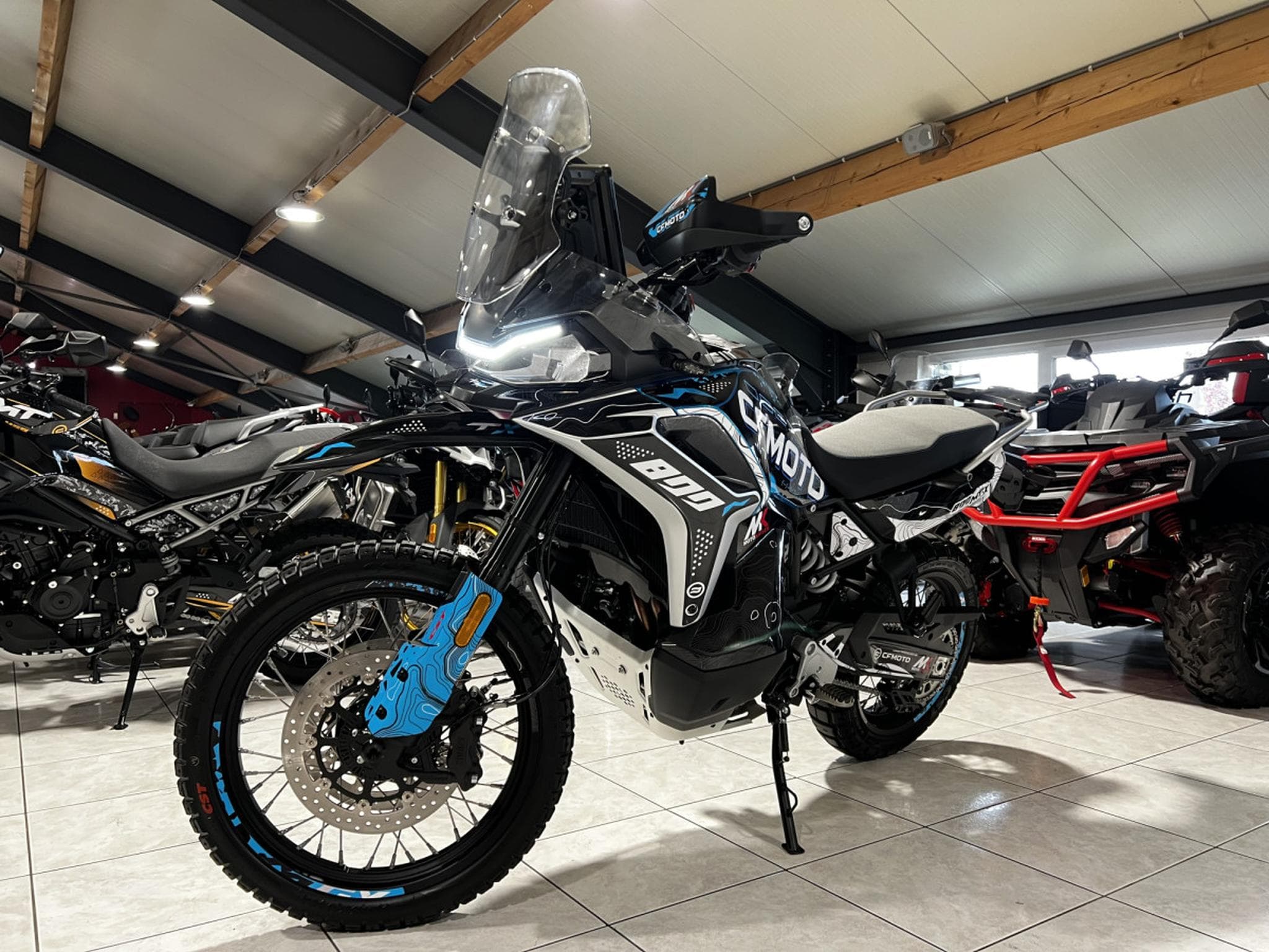 CF Moto MT X Réplica (2026) - Foto 2