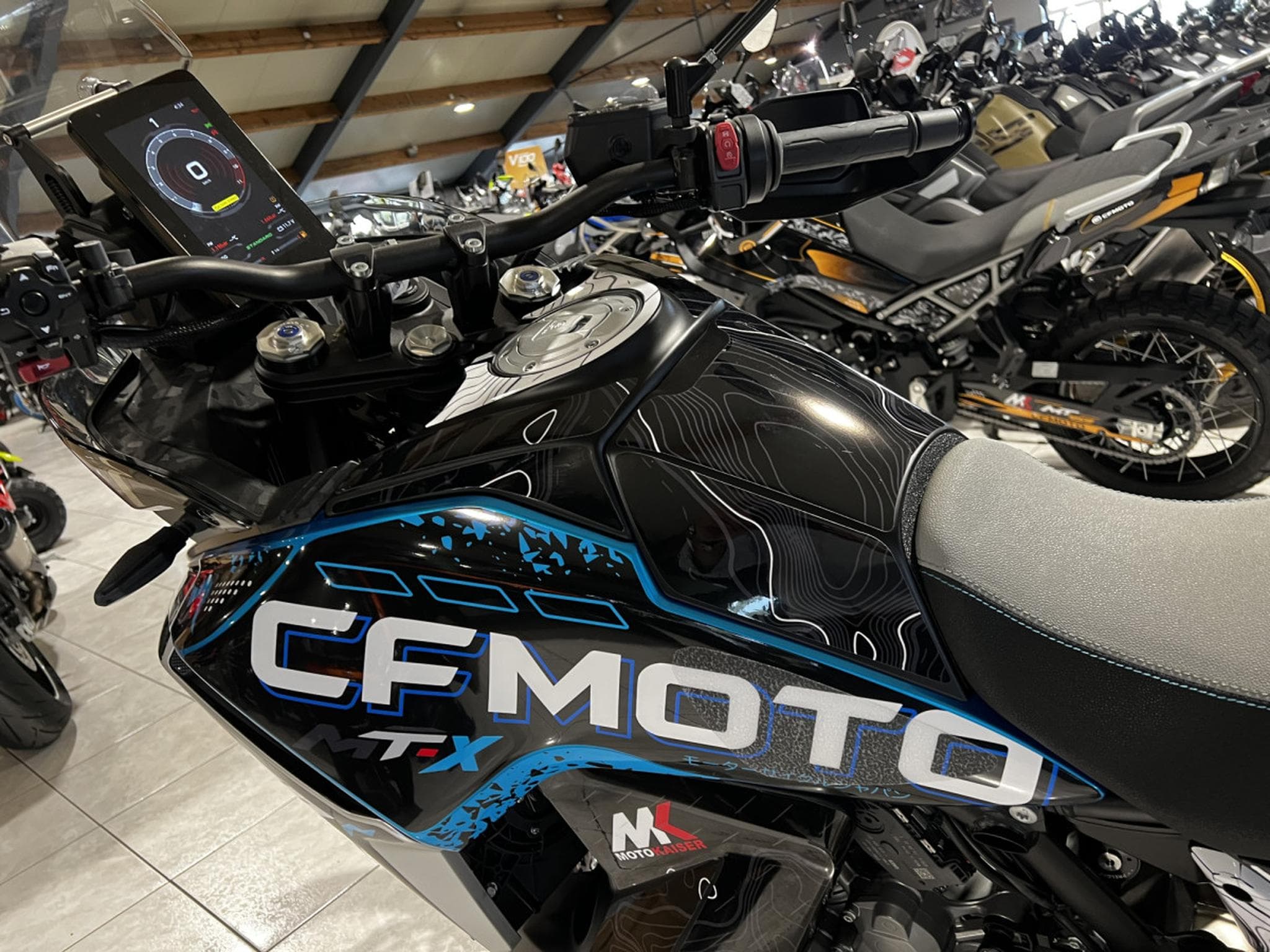 CF Moto MT X Réplica (2026) - Foto 6