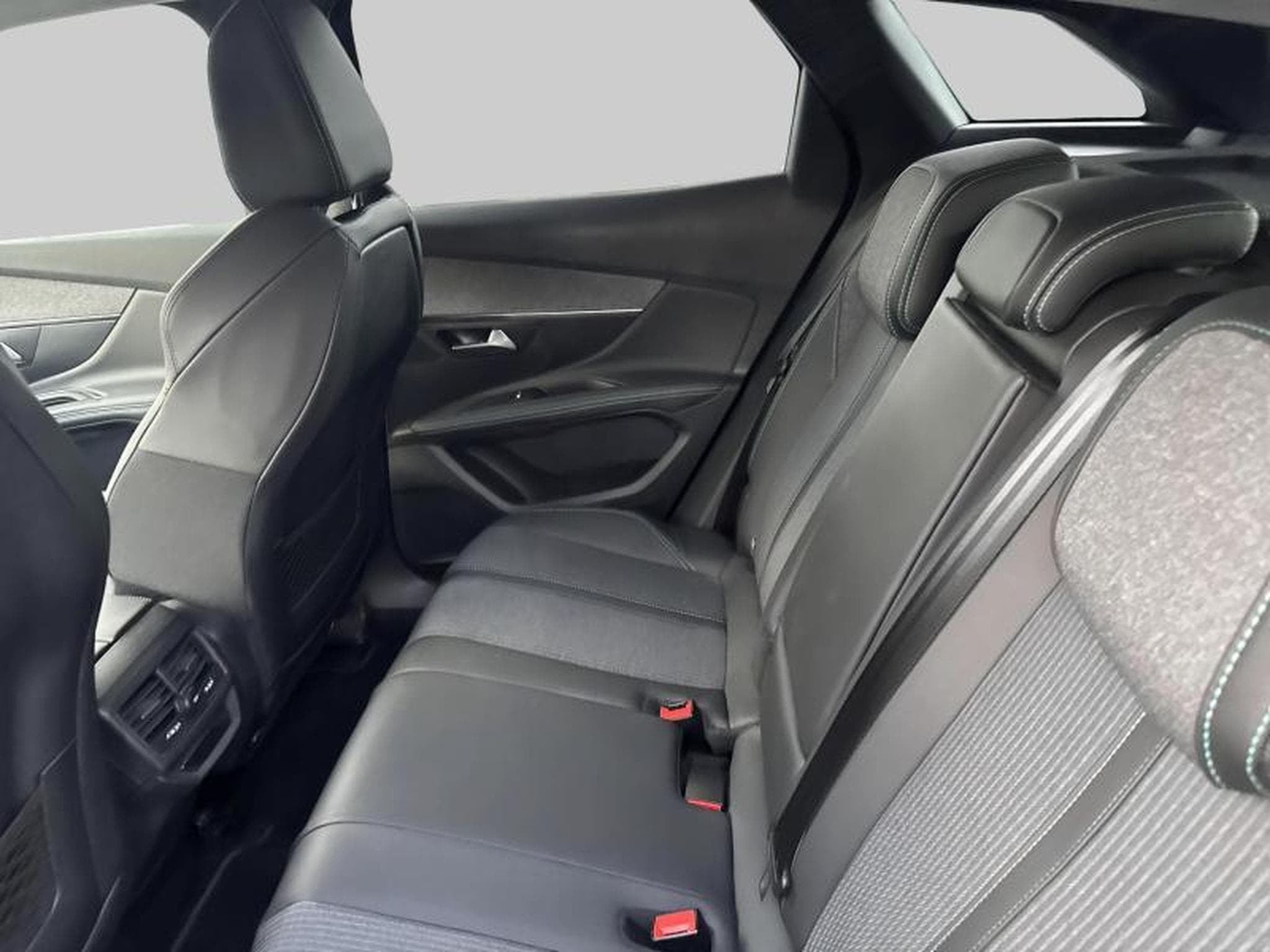 Peugeot 3008 II Allure Pack (2022) - Photo 11
