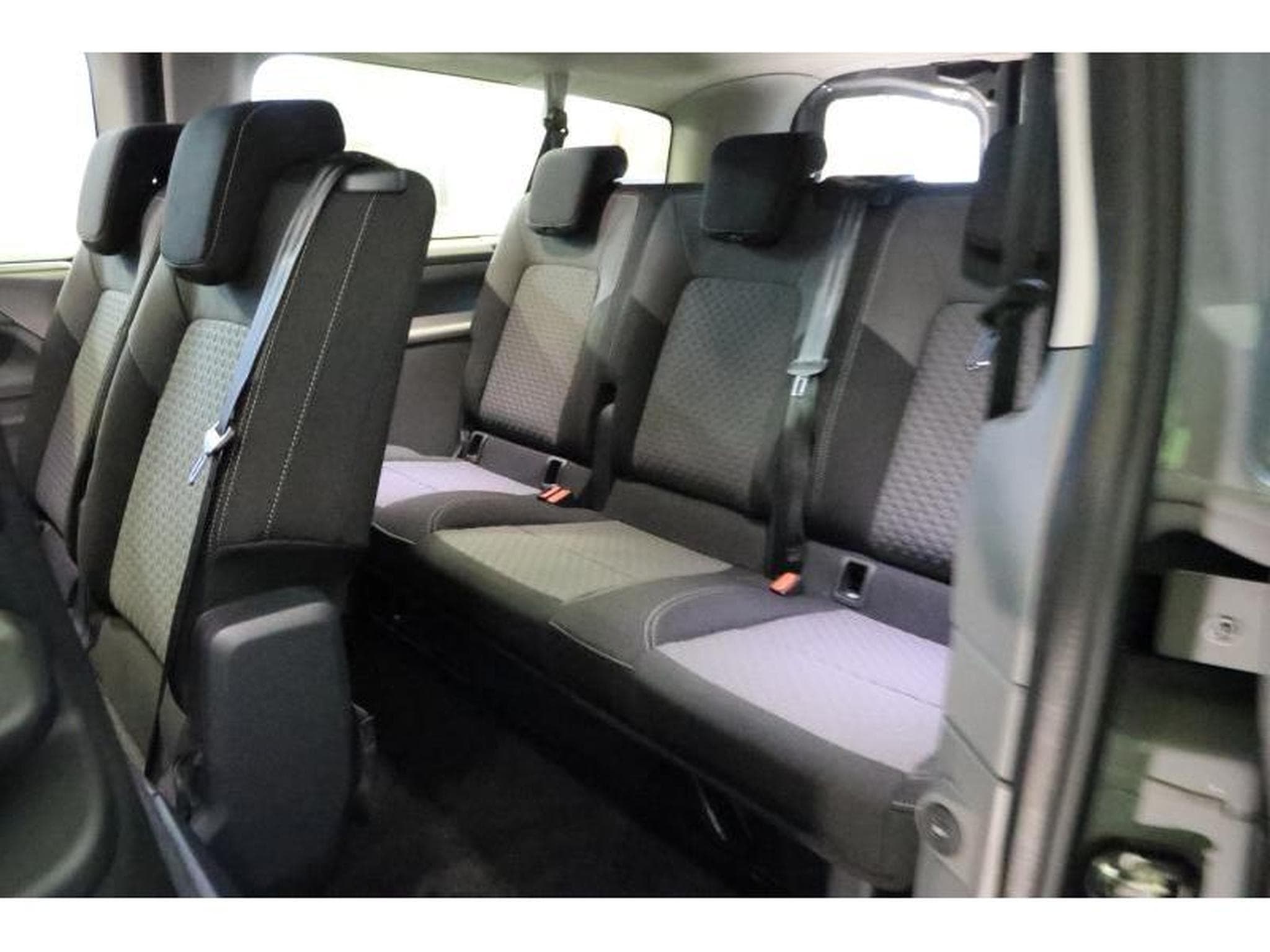 VW T7 Style LONG LR 9P (2026) - Photo 11