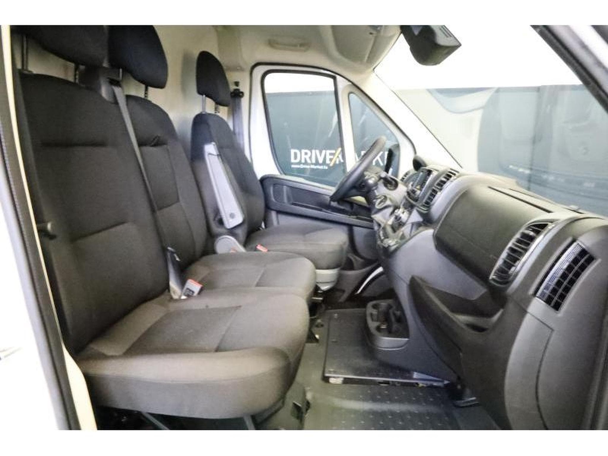 Peugeot Boxer 335 L2H2 Kam PDC DAB Temp BT (2024) - Foto 4