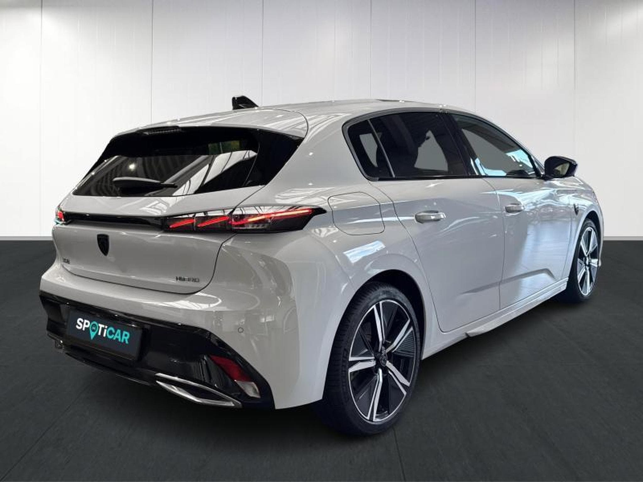 Peugeot 308 GT Hybride (2024) - Photo 4
