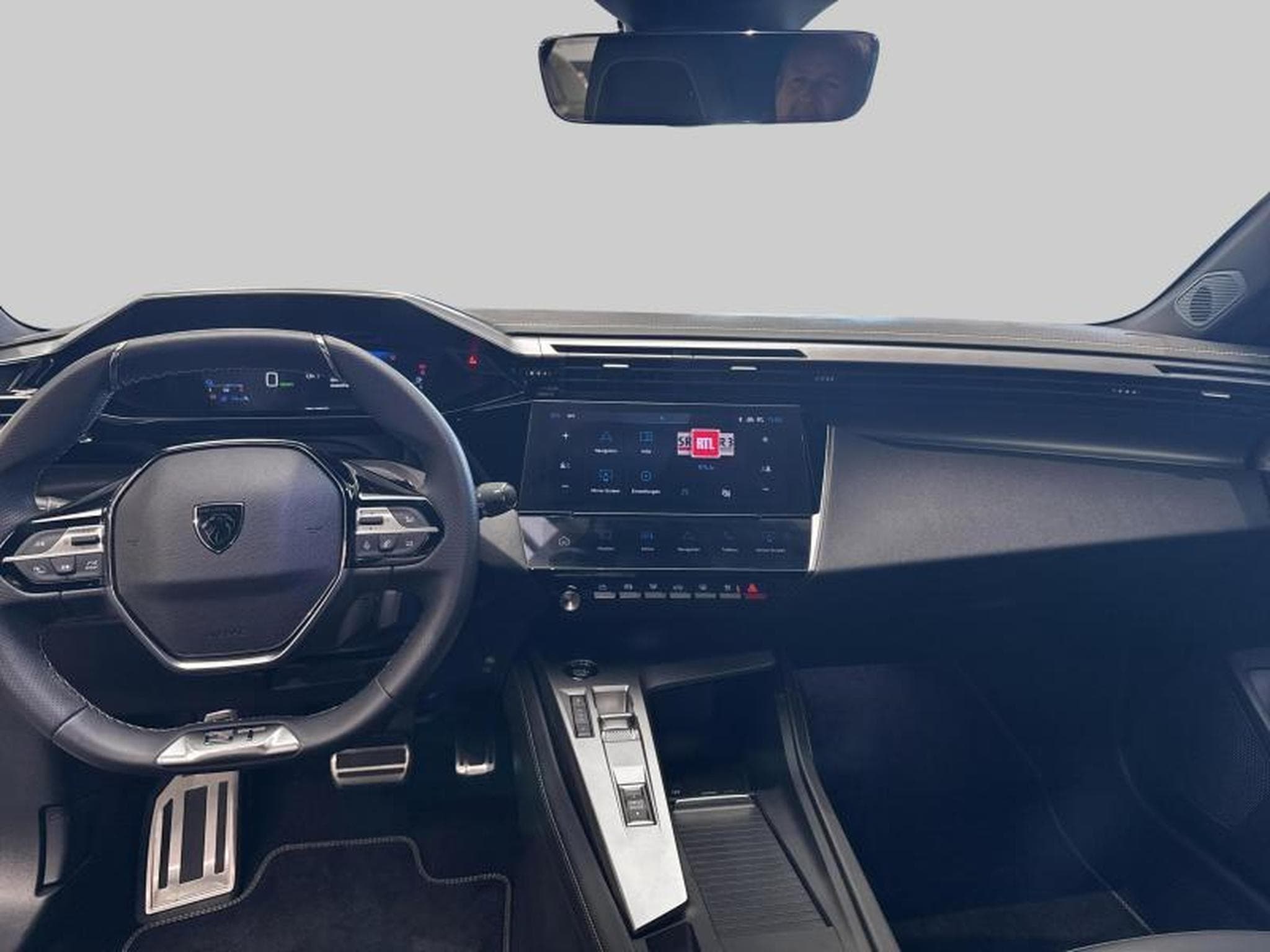 Peugeot 308 GT Hybride (2024) - Photo 13