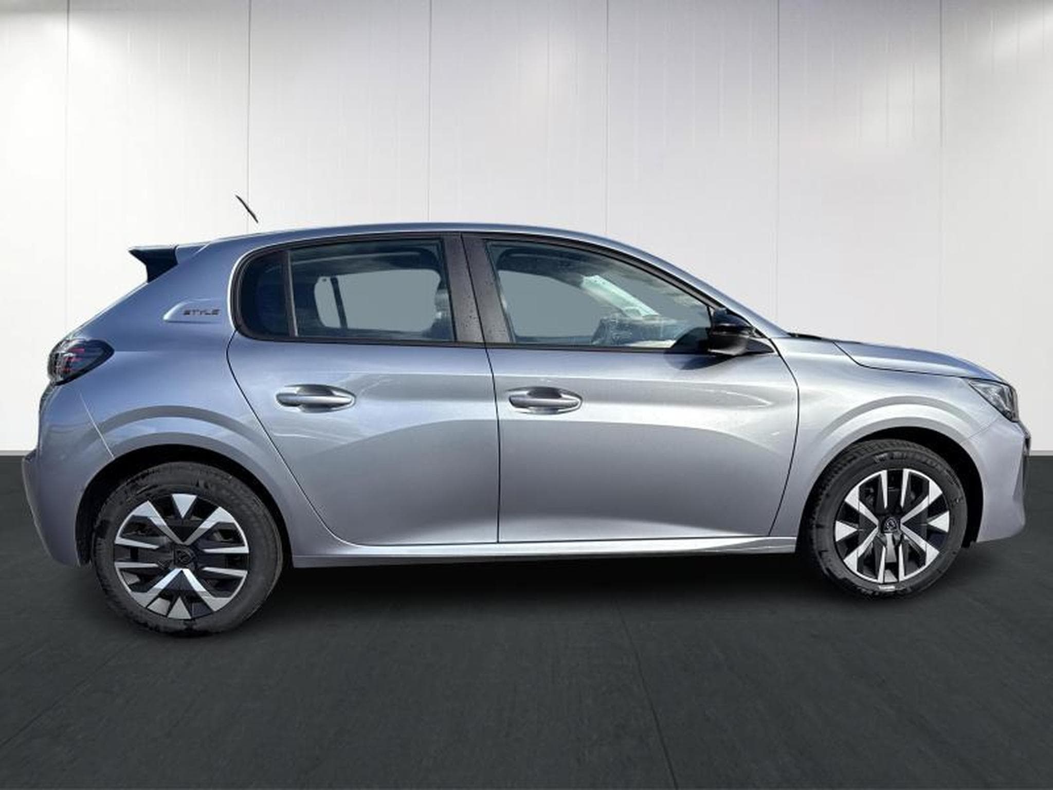 Peugeot 208 Style Hybrid 110ch e-DCS6 (2025) - Foto 8