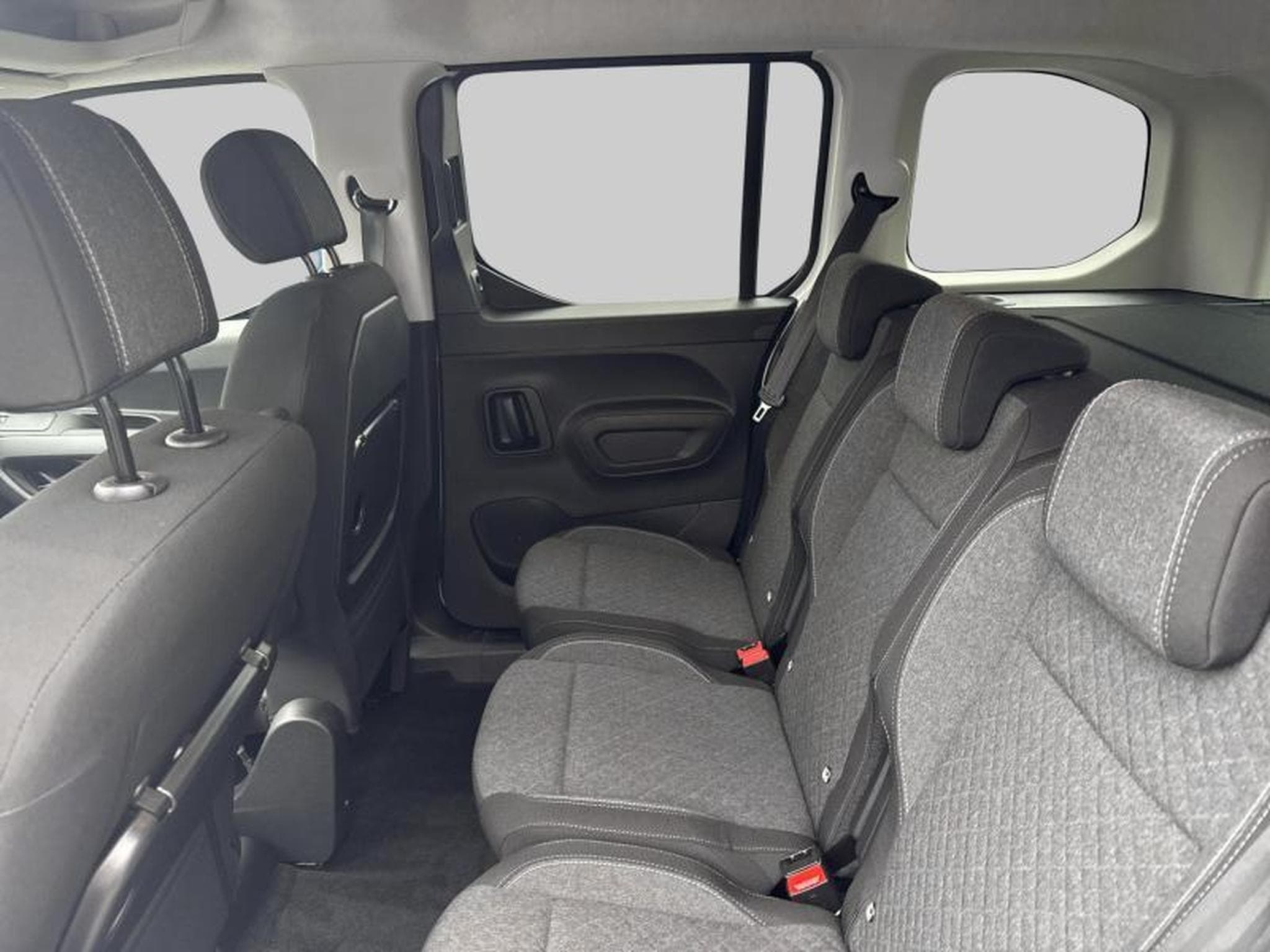 Opel Combo GS (2025) - Foto 12