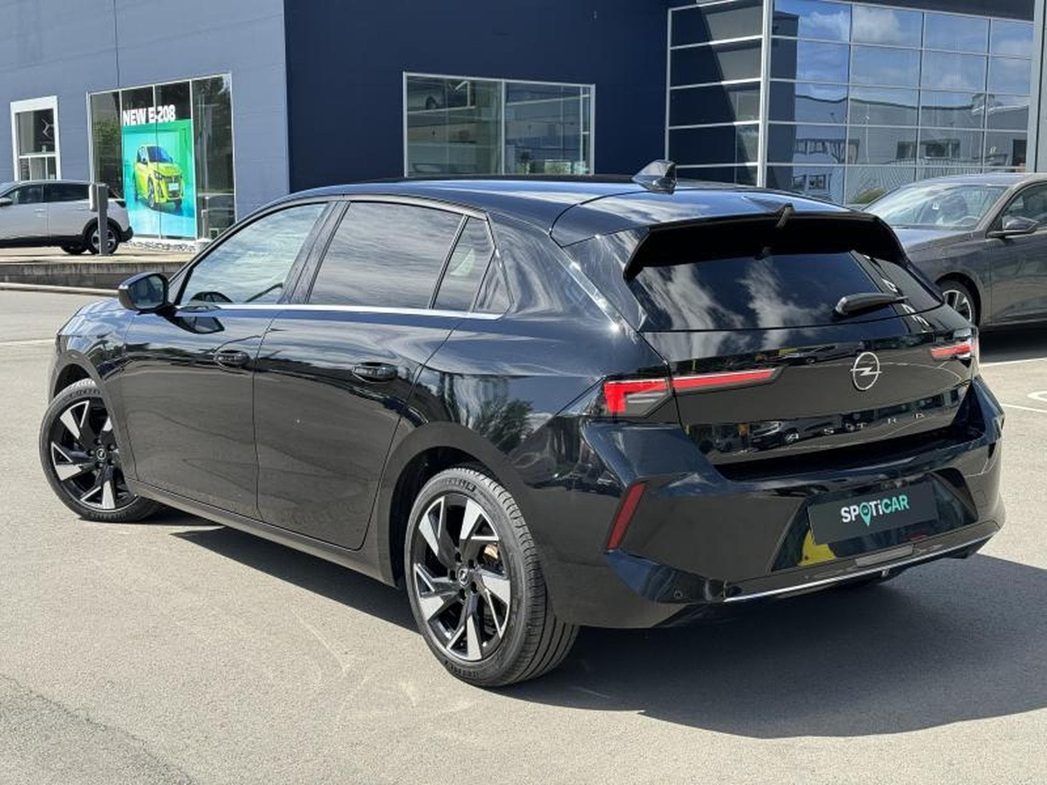 Opel Astra L Elegance (2022) - Photo 6