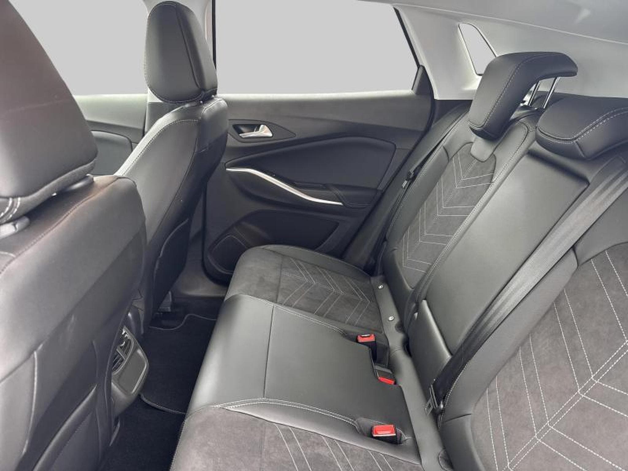 Opel Grandland X Ultimate PLUGIN (2022) - Foto 12