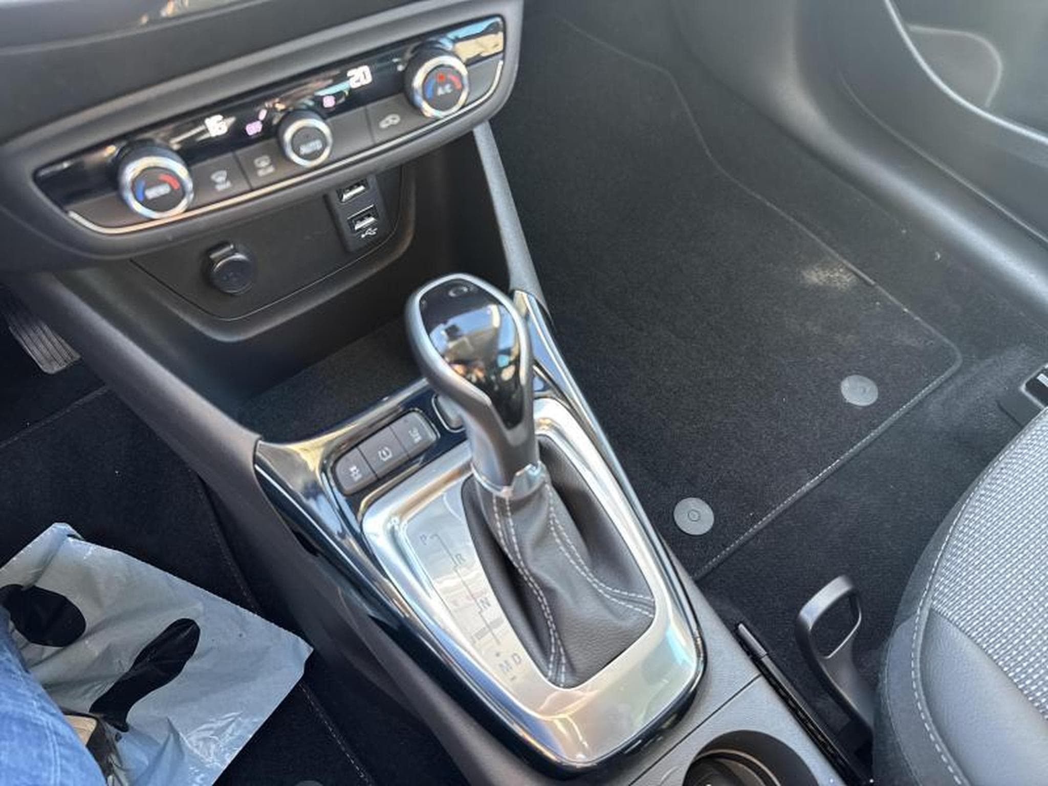 Opel Crossland Elegance (2023) - Foto 19