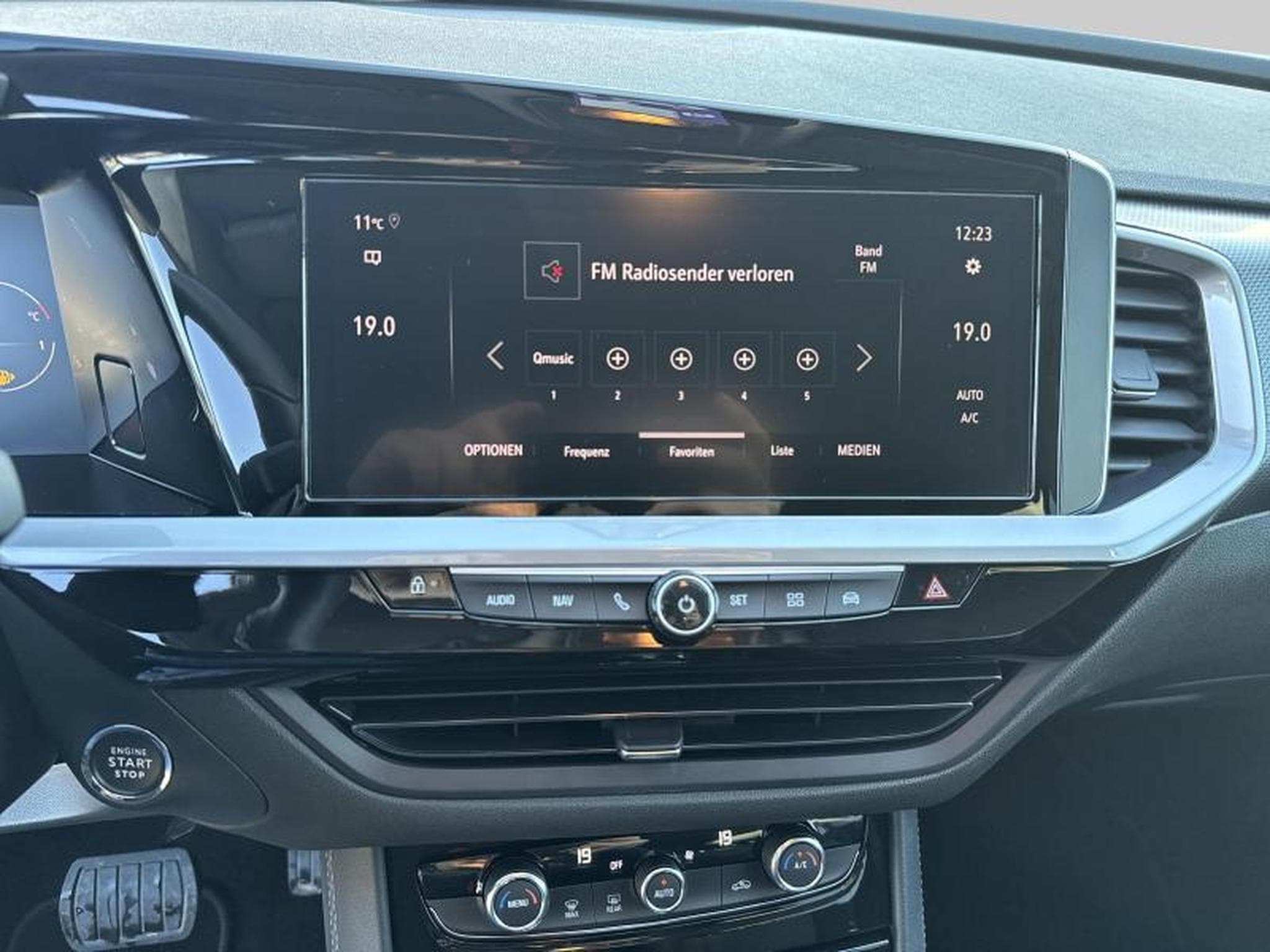 Opel Grandland Business Elegance (2023) - Foto 8
