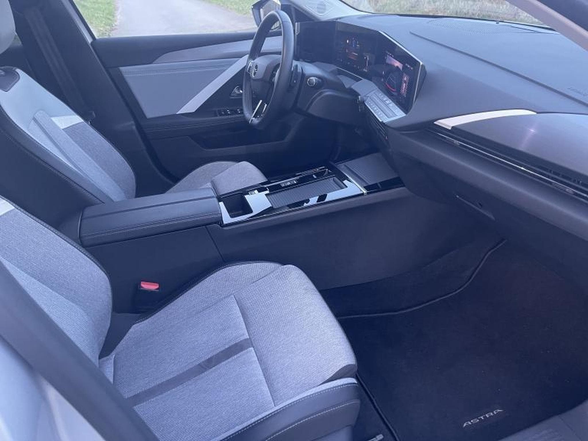 Opel Astra Business Elegance (2023) - Foto 3