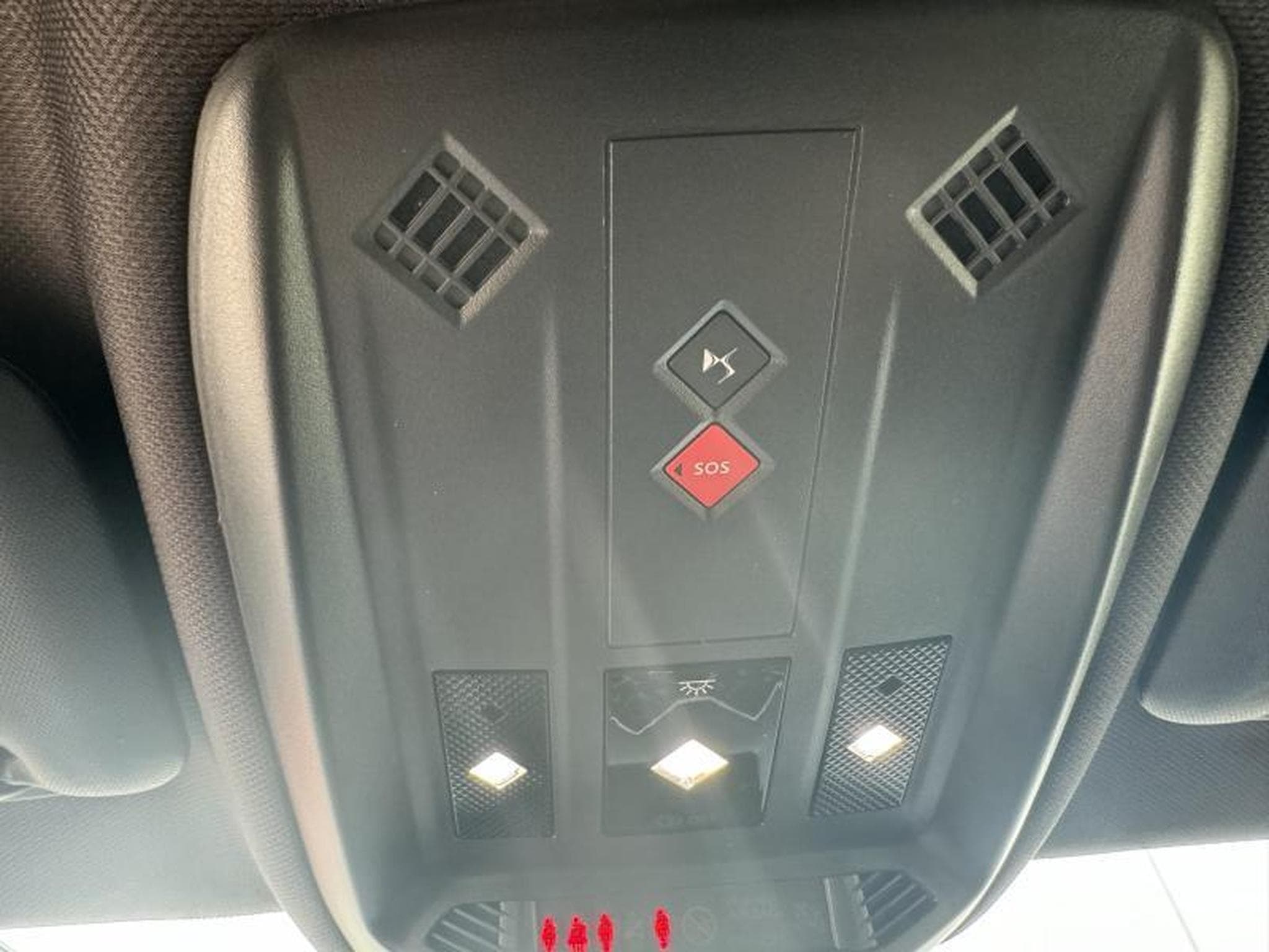 DS Automobiles DS3 Rivoli EAT8 (2022) - Foto 8