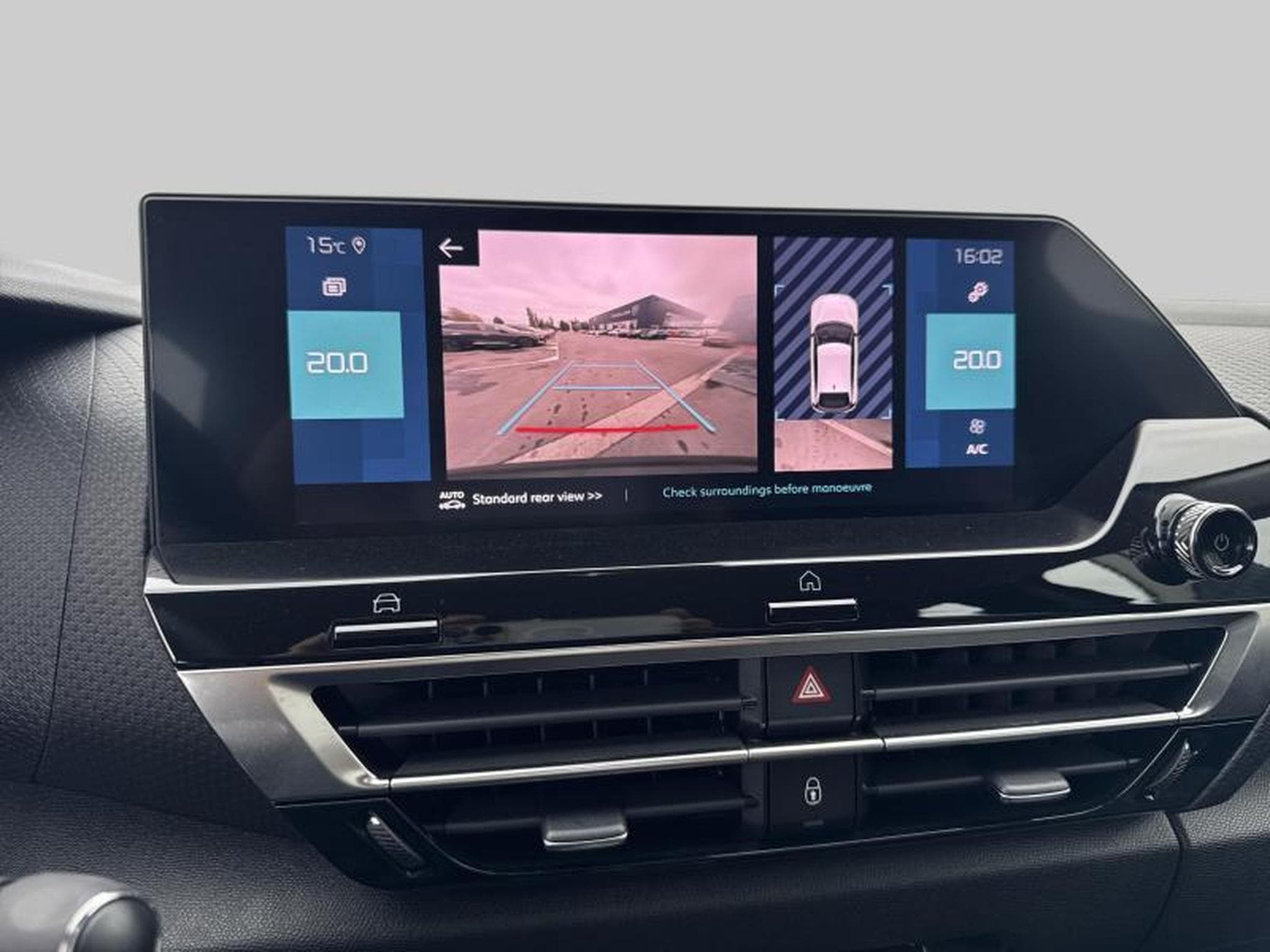Citroën C4 Shine (2023) - Photo 17