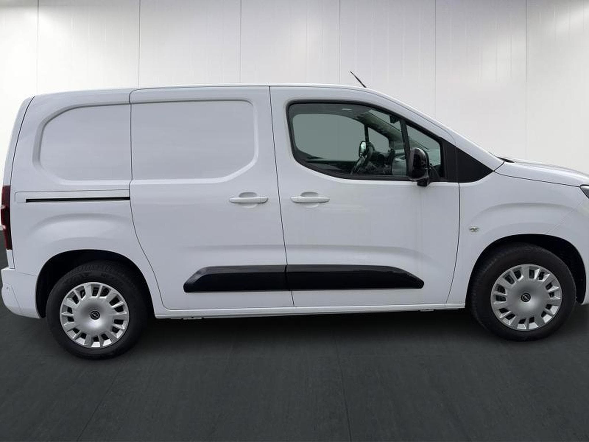 Opel Combo Cargo (2025) - Foto 8