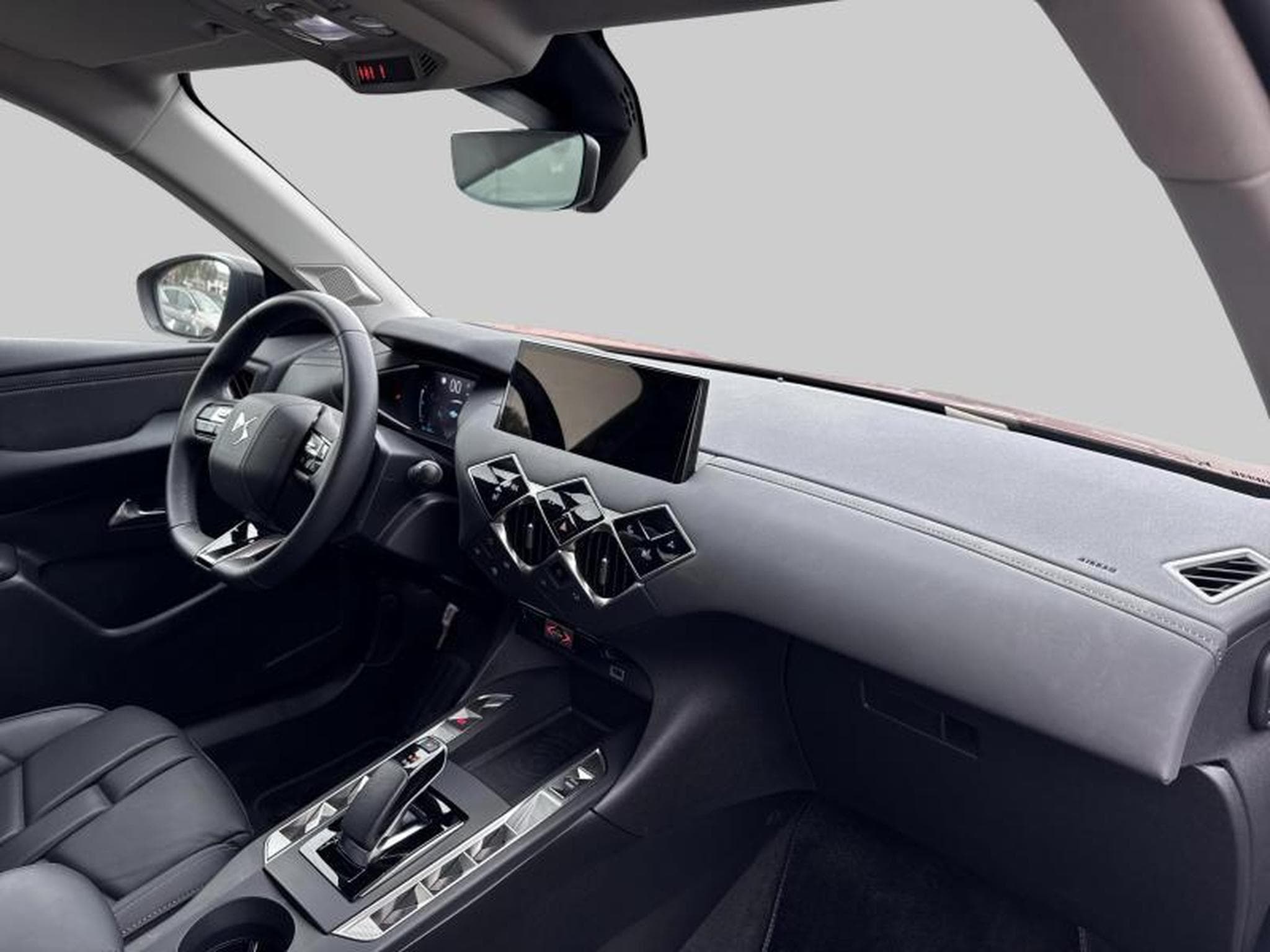 DS Automobiles DS3 E-TENSE OPERA (2024) - Foto 9