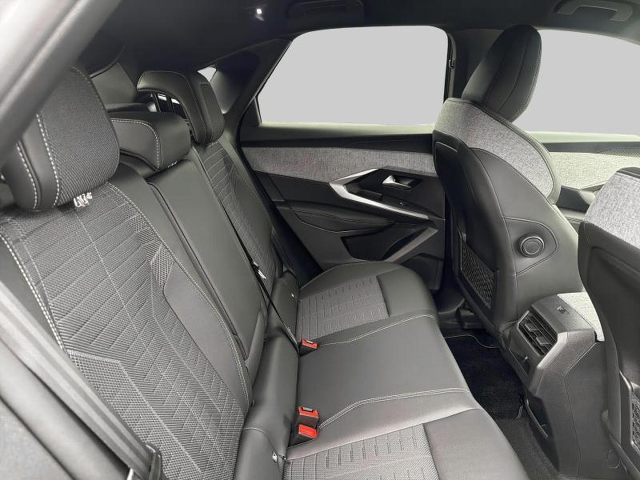 Peugeot 3008 III & e- (2026) - Photo 11