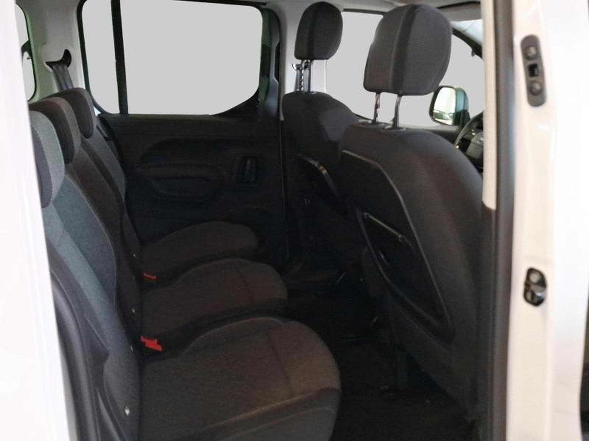 Opel Combo gs (2025) - Foto 10