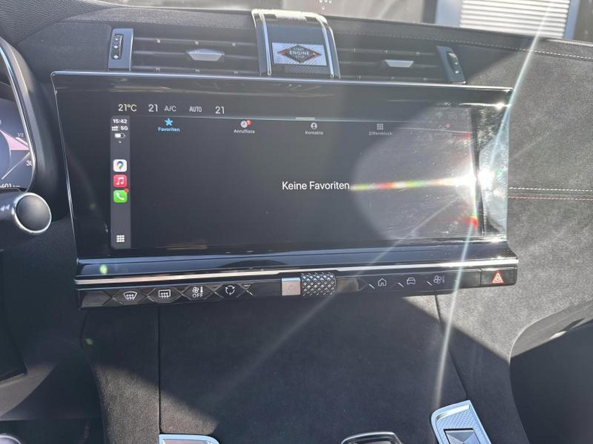 DS Automobiles DS7 E-Tense 300 Performance Line + (2023) - Foto 18