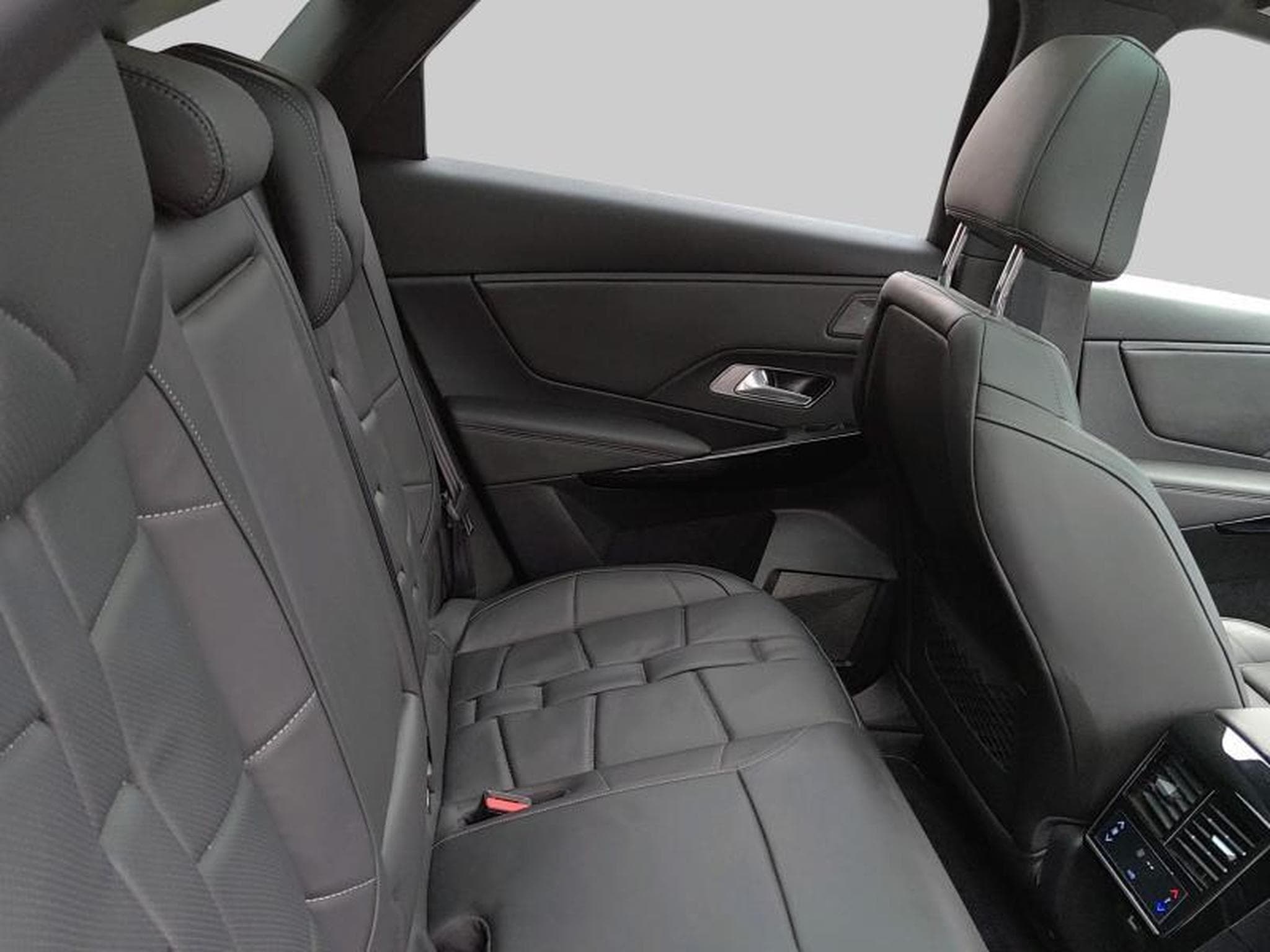 DS Automobiles DS7 E-Tense 300 Opera (2023) - Foto 10